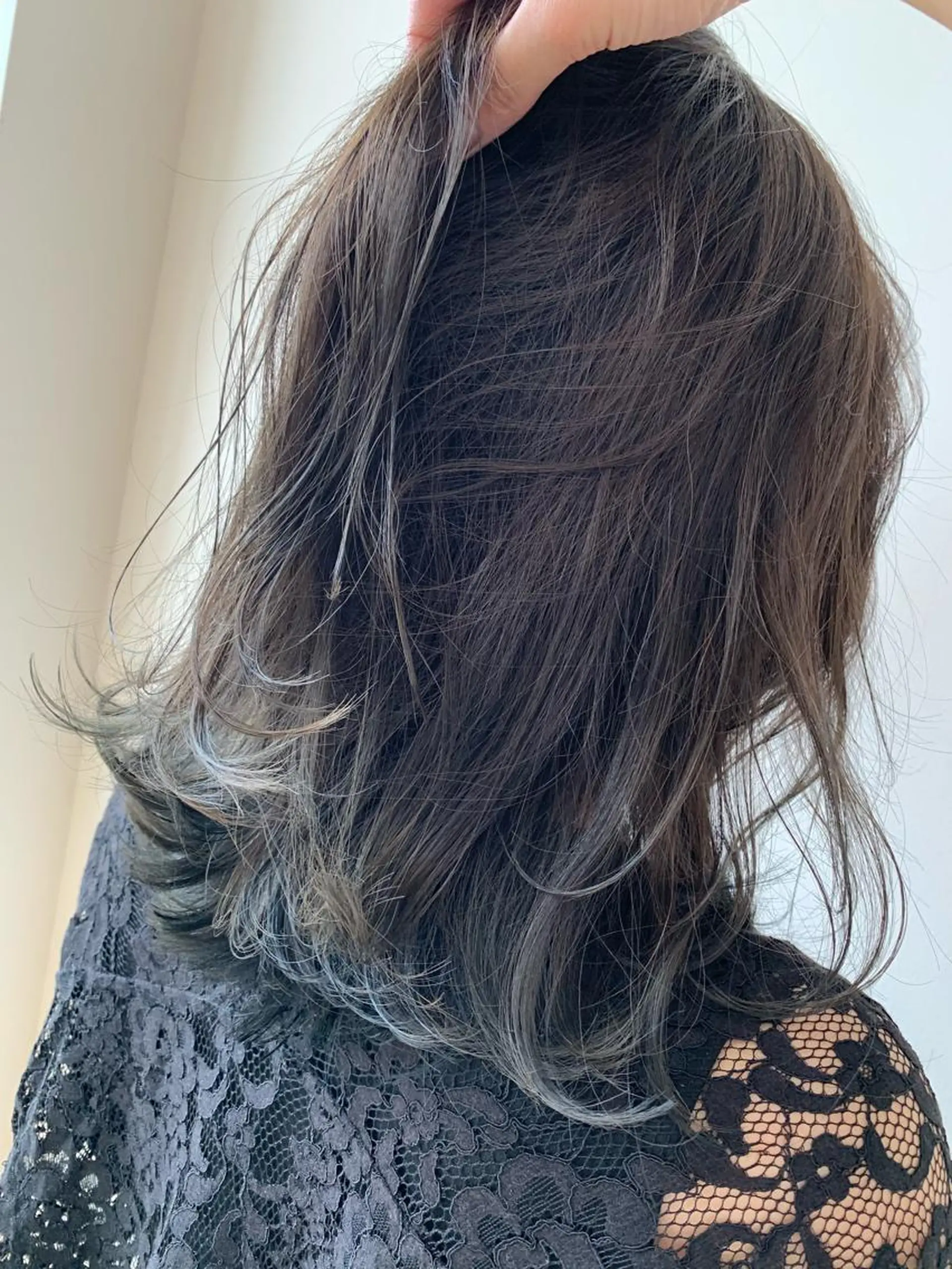 ミディアム カラー 福田 美波のヘアスタイル