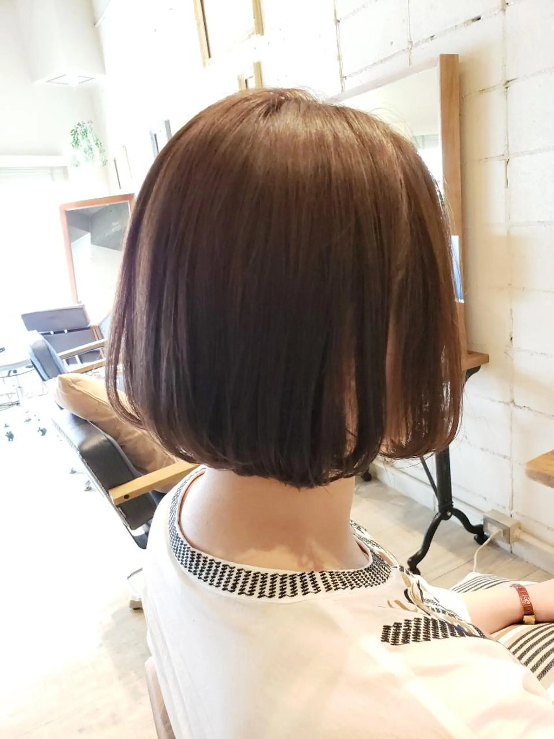 ミディアム カラー ボブ 尾野 恭平のヘアスタイル