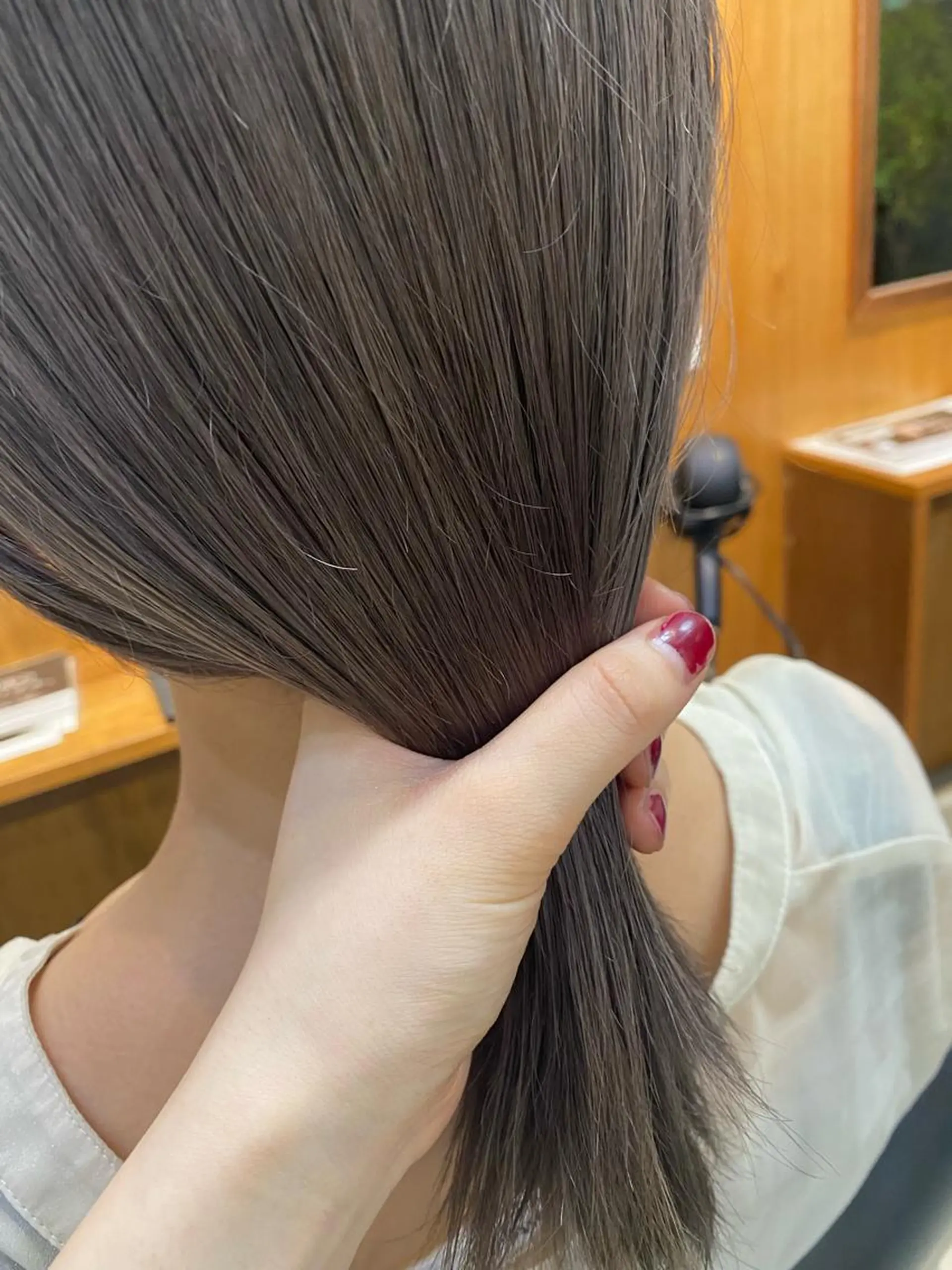 セミロング カラー ブリーチ 砂原 ひよりのヘアスタイル