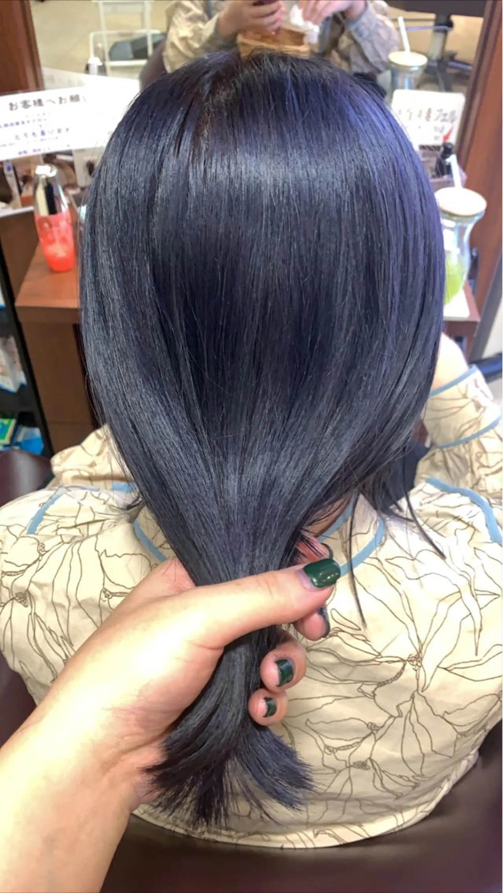 ミディアム カラー ブルーカラー ブルーバイオレット バイオレットカラー ヘアカラー トリートメント カットが上手い 💇‍♂🌸サク🌸のヘアスタイル