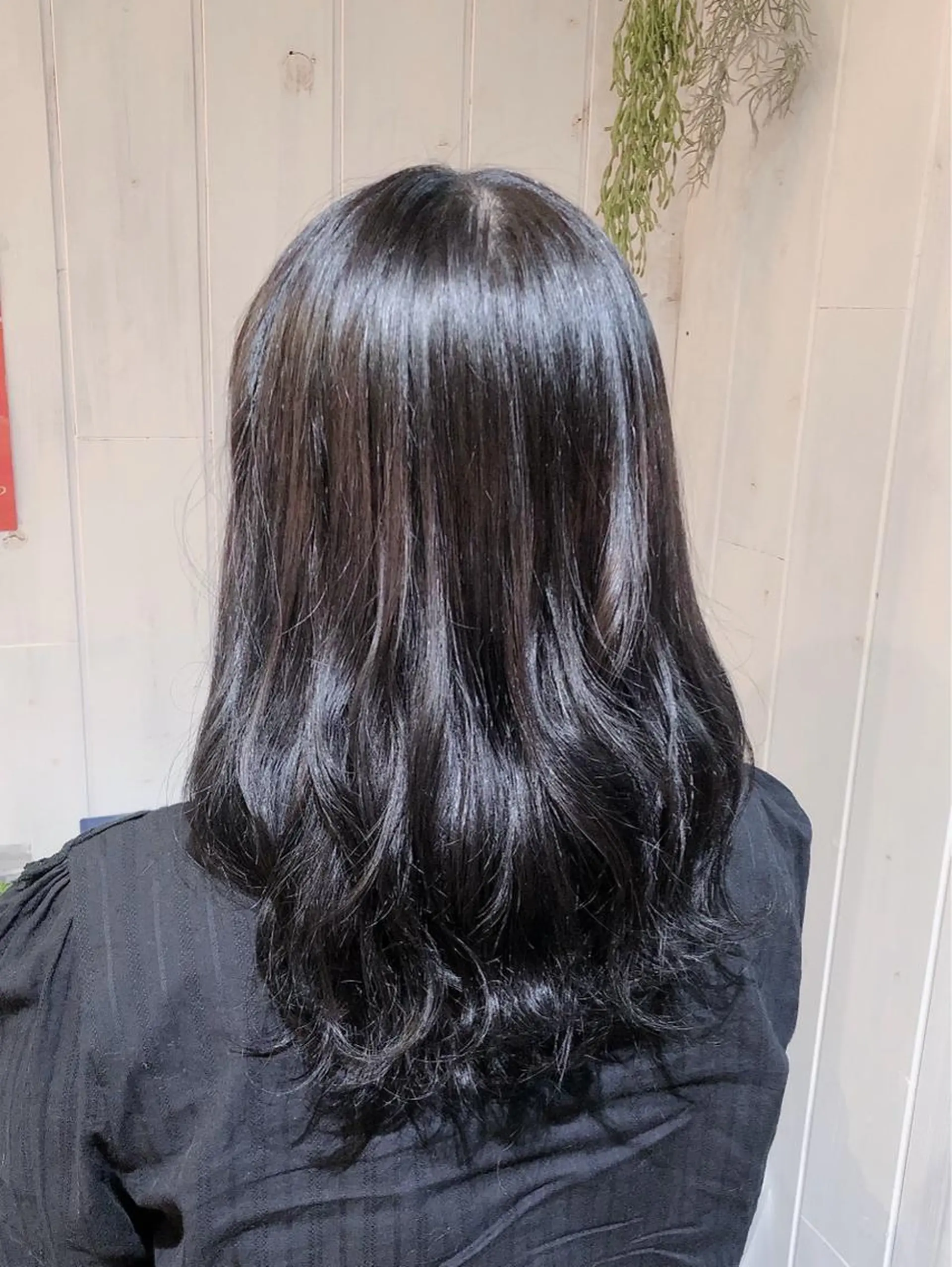 ミディアム 前田 葵のヘアスタイル