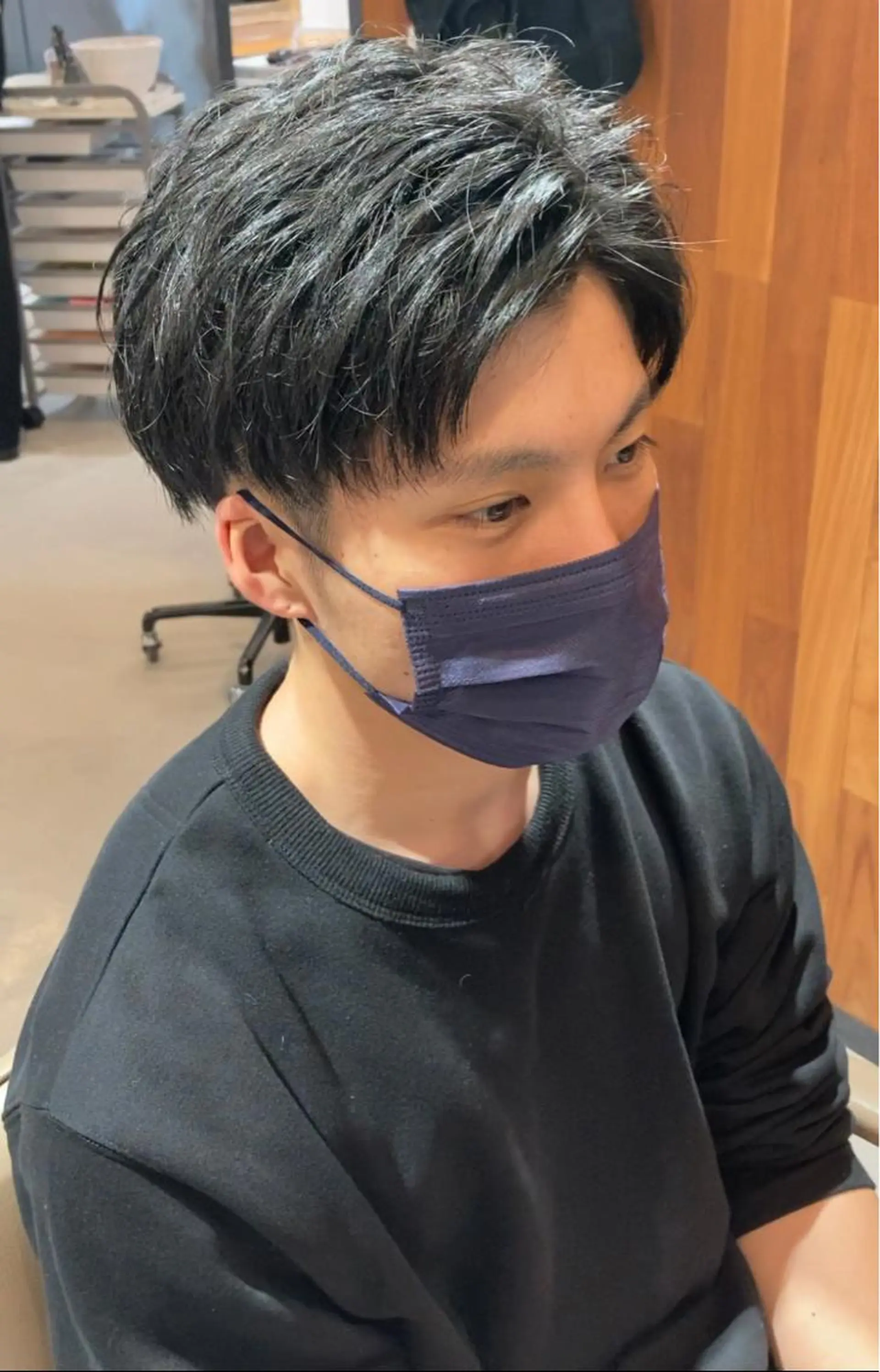 メンズ センターパート 刈り上げ 長山 拓洋のヘアスタイル