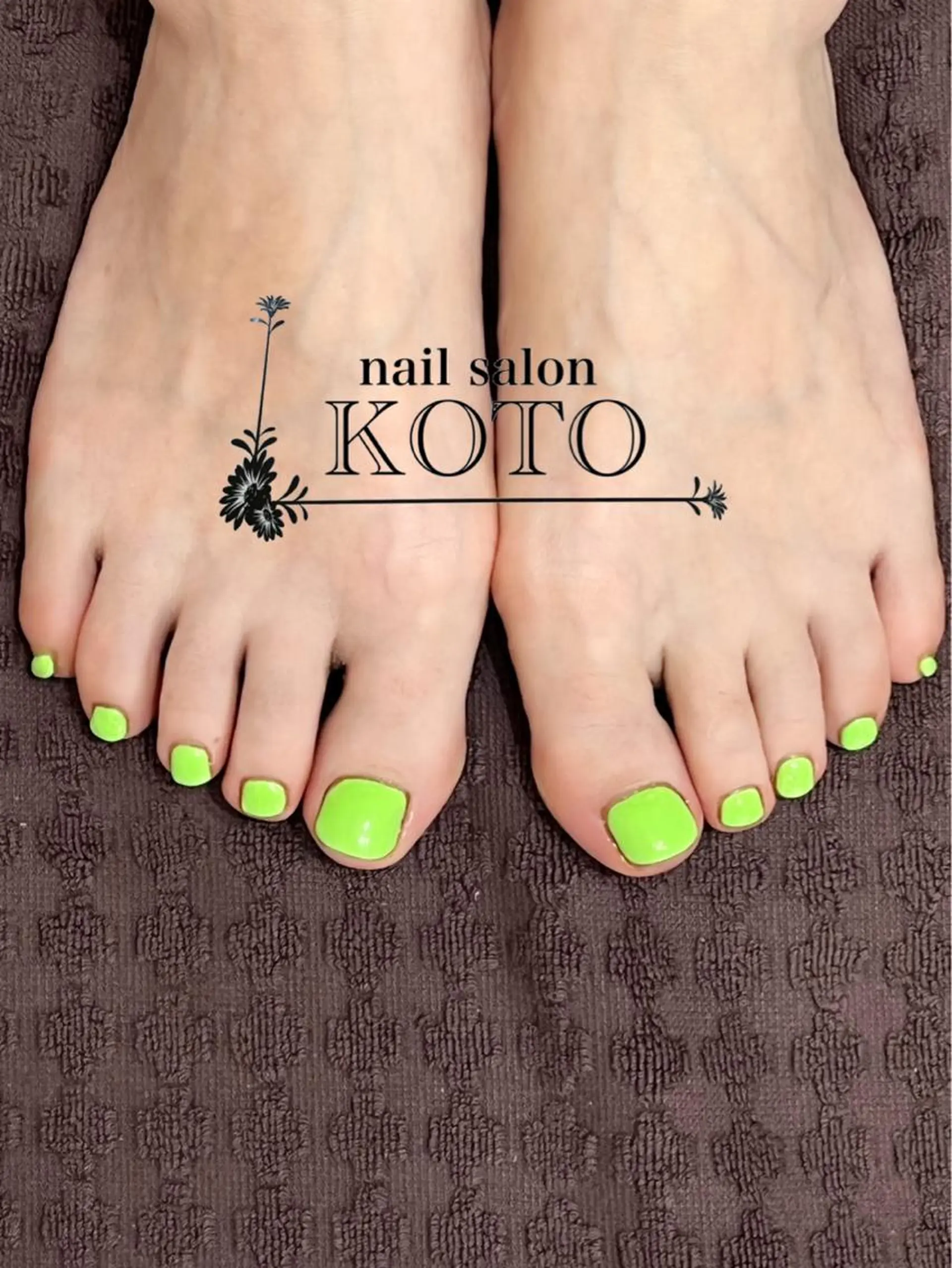 ネイル フットネイル ジェルネイル グリーン ワンカラーネイル Risa ネイルサロンKOTOのネイルデザイン