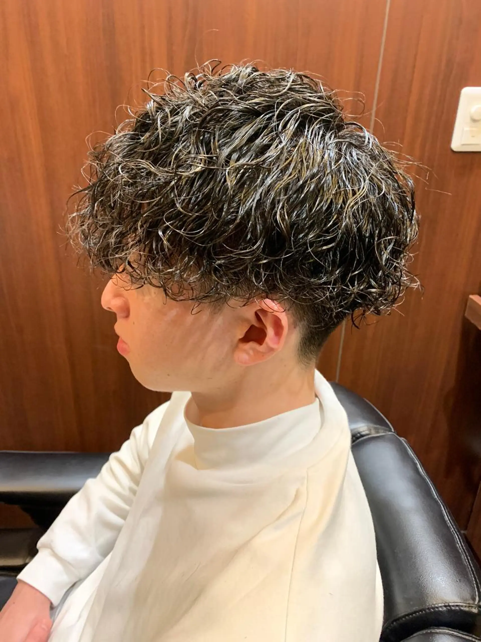 ショート パーマ メンズ 羽木 隆徒のヘアスタイル