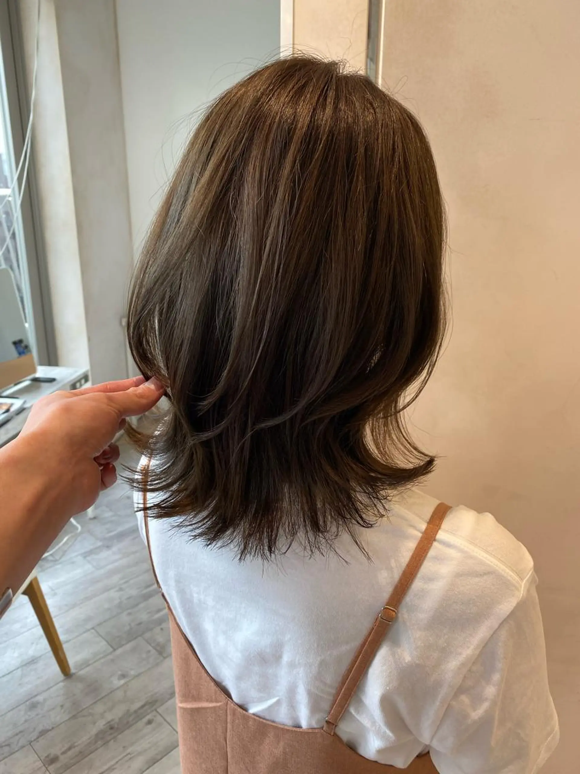 ミディアム くびれヘア 髪質改善 縮毛矯正 前髪顔まわりカット 🌈中村海聖のヘアスタイル