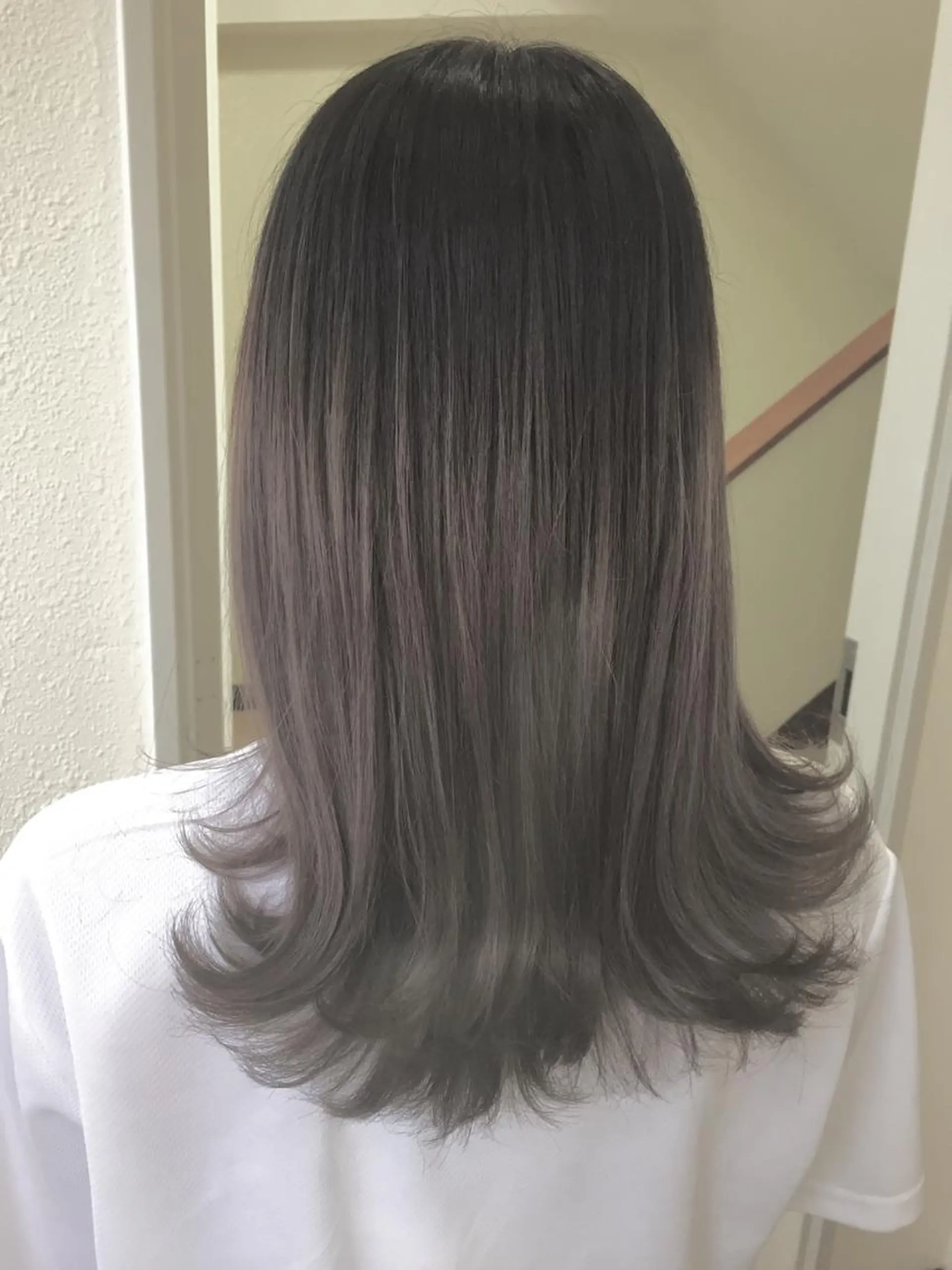 セミロング カラー クボキ サヤのヘアスタイル