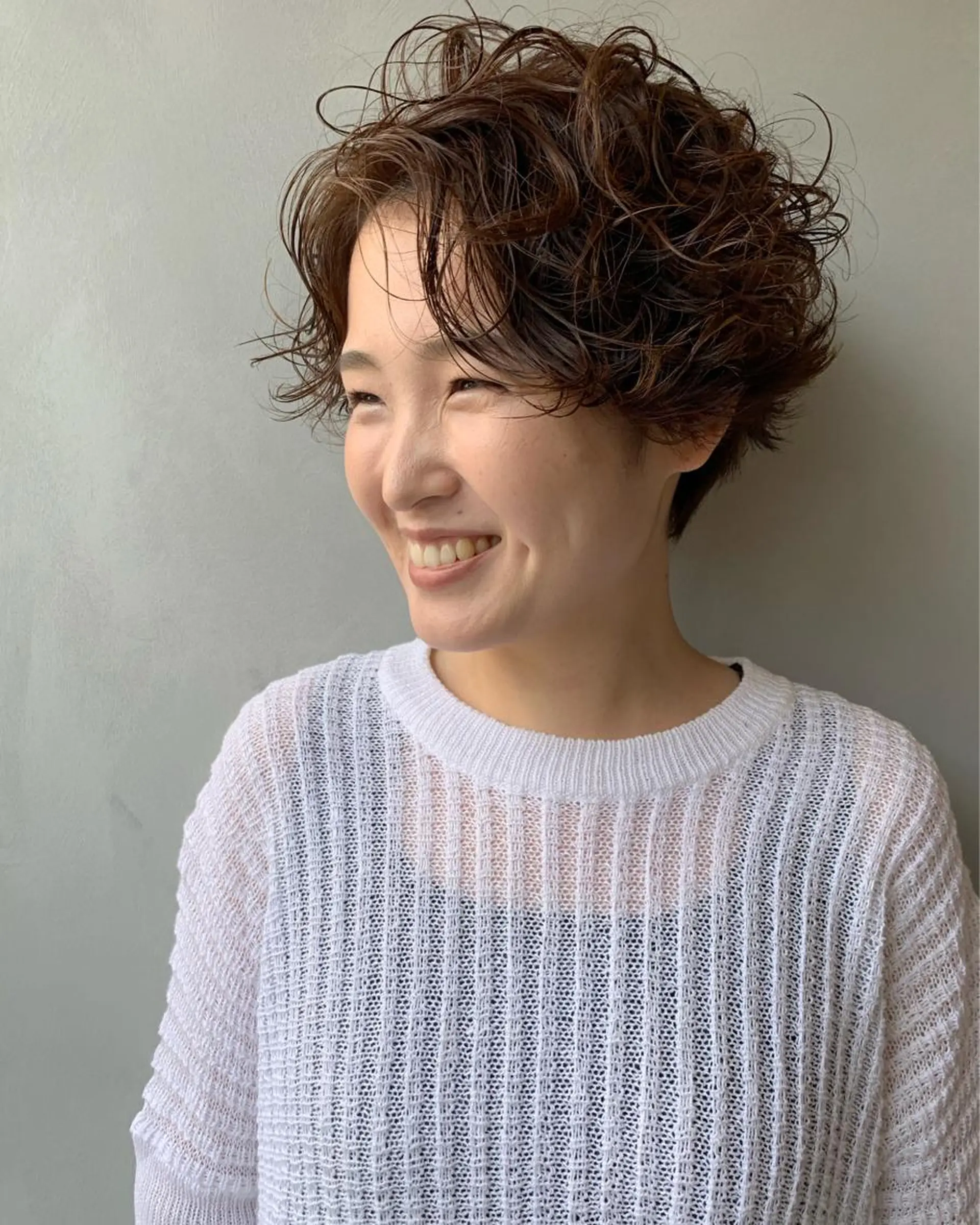 ショート パーマ 切りっぱなしボブ ショートボブ ハンサムショート ベリーショート ボブ Spiel KOMOのヘアスタイル