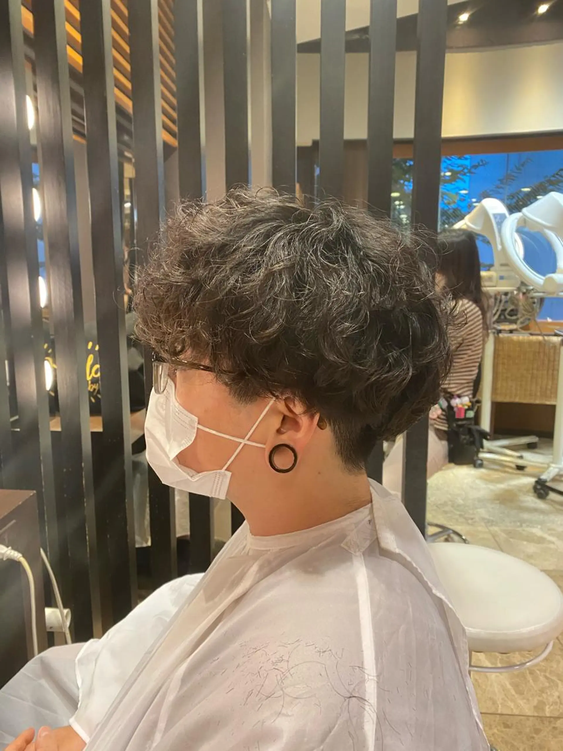 パーマ メンズ shiori ﾍﾞｰｼﾞｭｶﾗｰのヘアスタイル