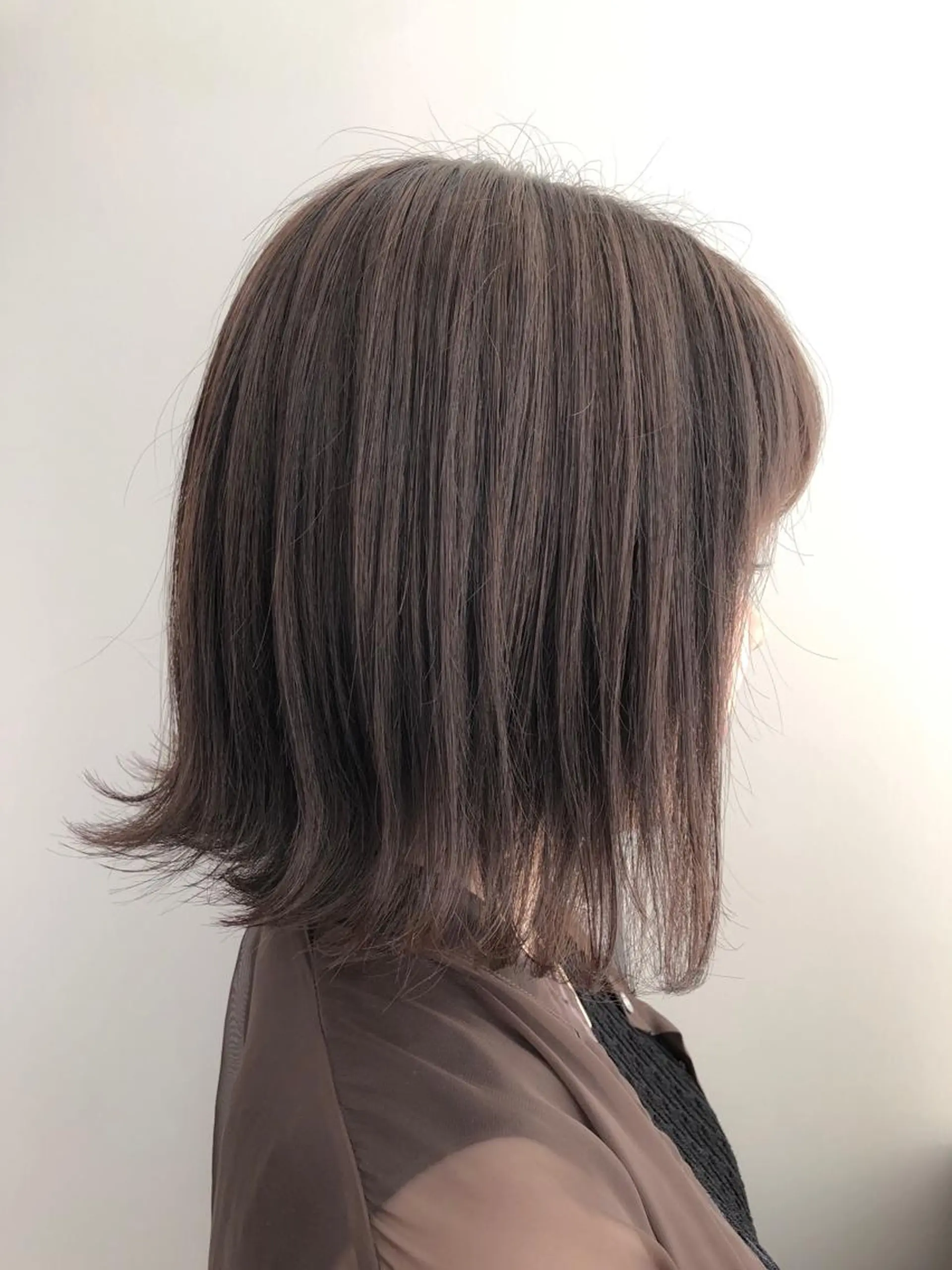 ミディアム カラー グレージュ ハイライトカラー ハイライト SALOWIN神戸三宮East店所属・【透明感、艶髪】西村 有司のヘアスタイル