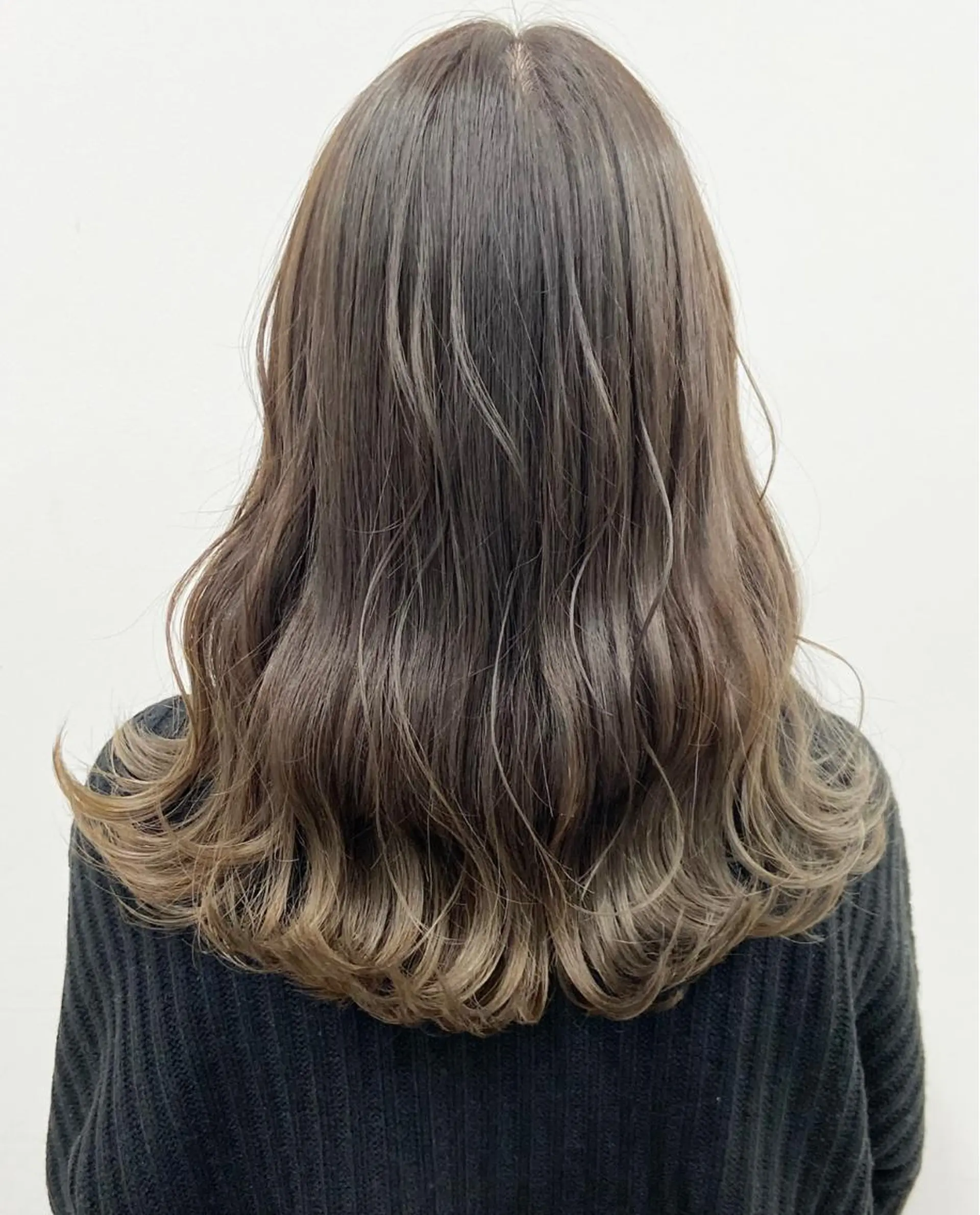 ミディアム カラー グラデーションカラー 🦄インナーカラー 🦄貫井彩花のヘアスタイル