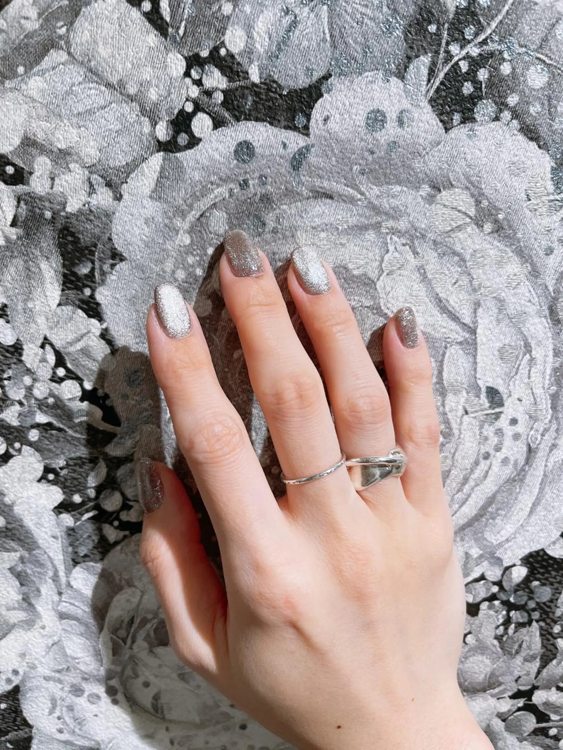 ネイル キラキラネイル マグネットネイル nailsalon mur.のネイルデザイン