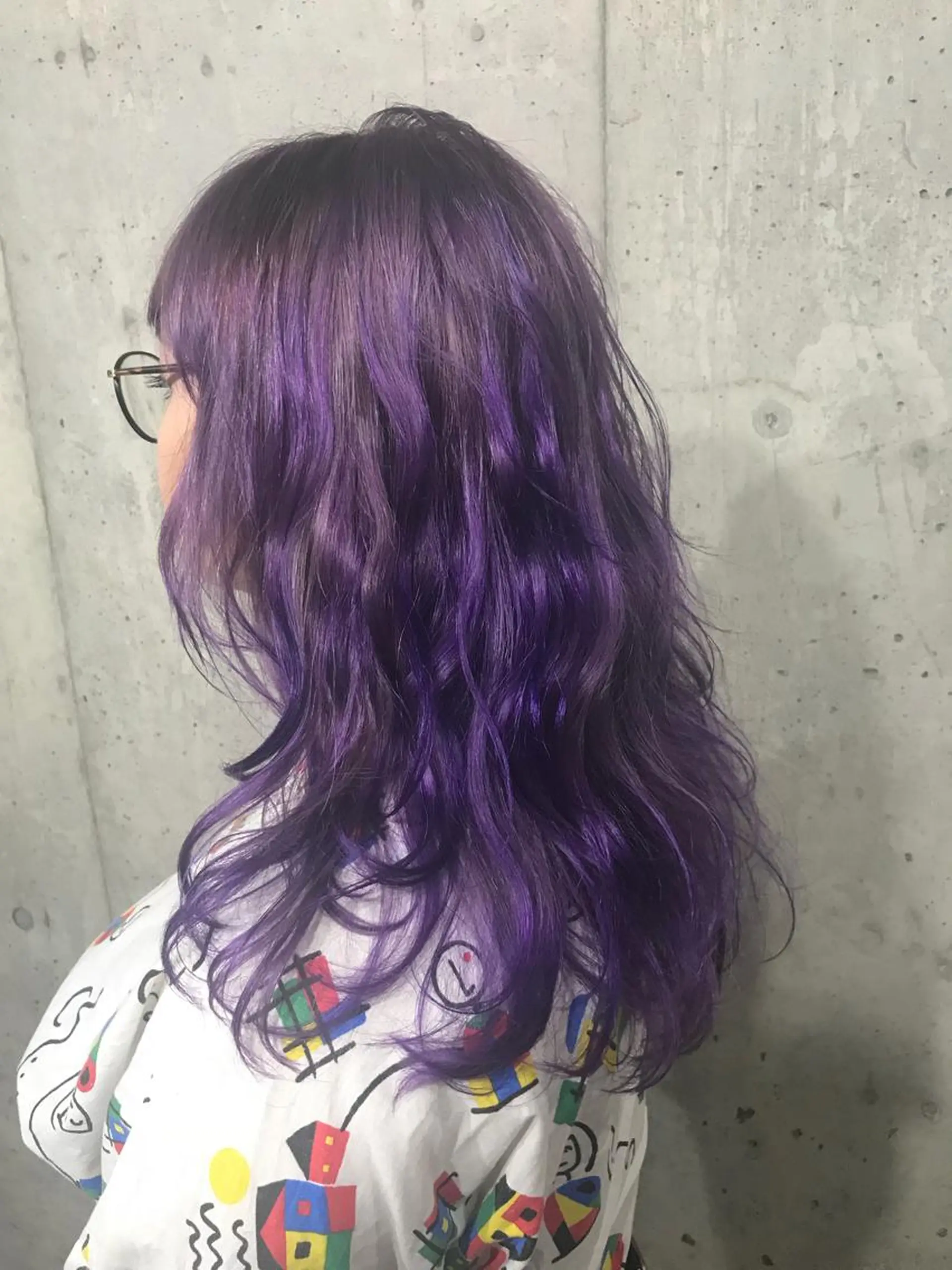 セミロング カラー パーマ ヘアアレンジ メンズ キッズ ネイル マツエク・マツパ パープルカラー パープル サロンドミルク 原宿のヘアスタイル