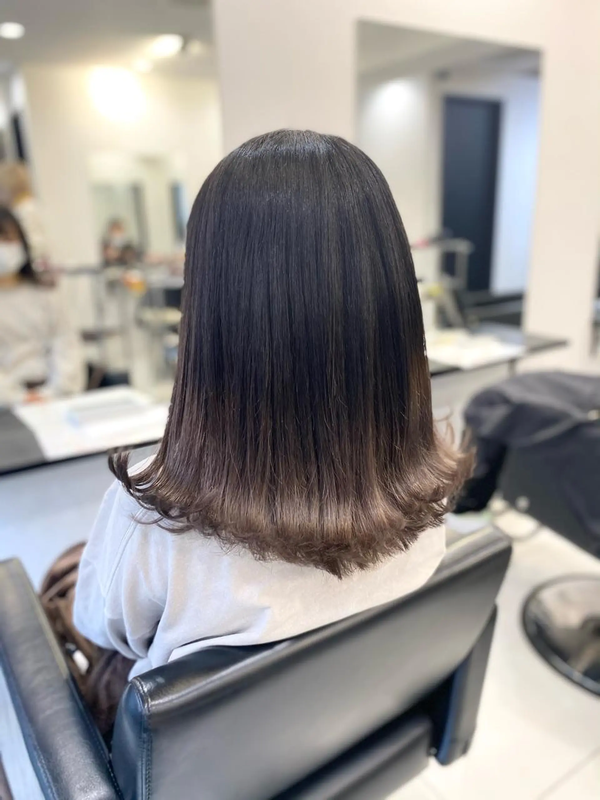 セミロング カラー グラデーションカラー グレージュ opus 店長大和 レイヤー/赤み消しのヘアスタイル