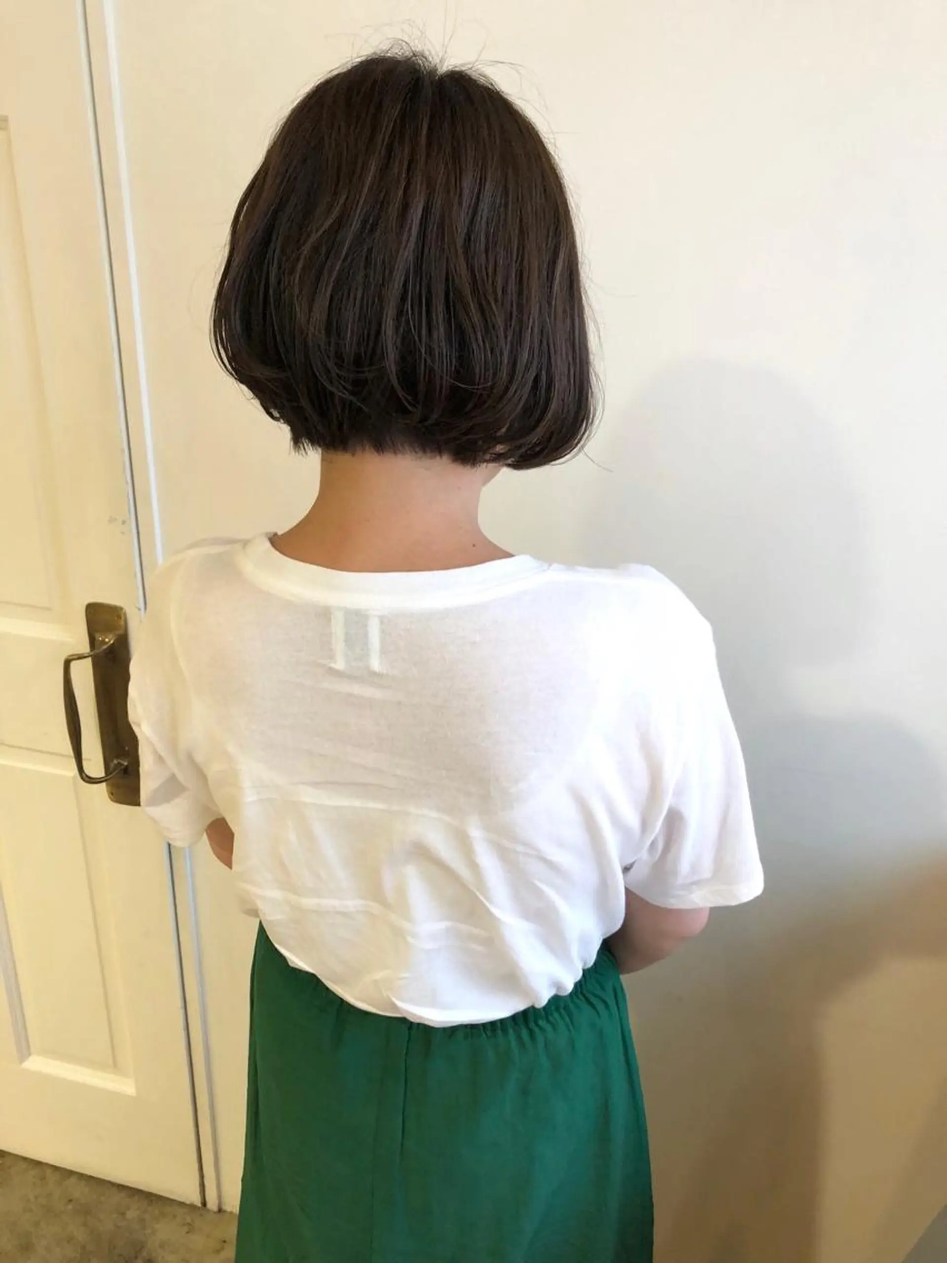 ショート カラー MIOベージュカラー 柔らかいカラーのヘアスタイル