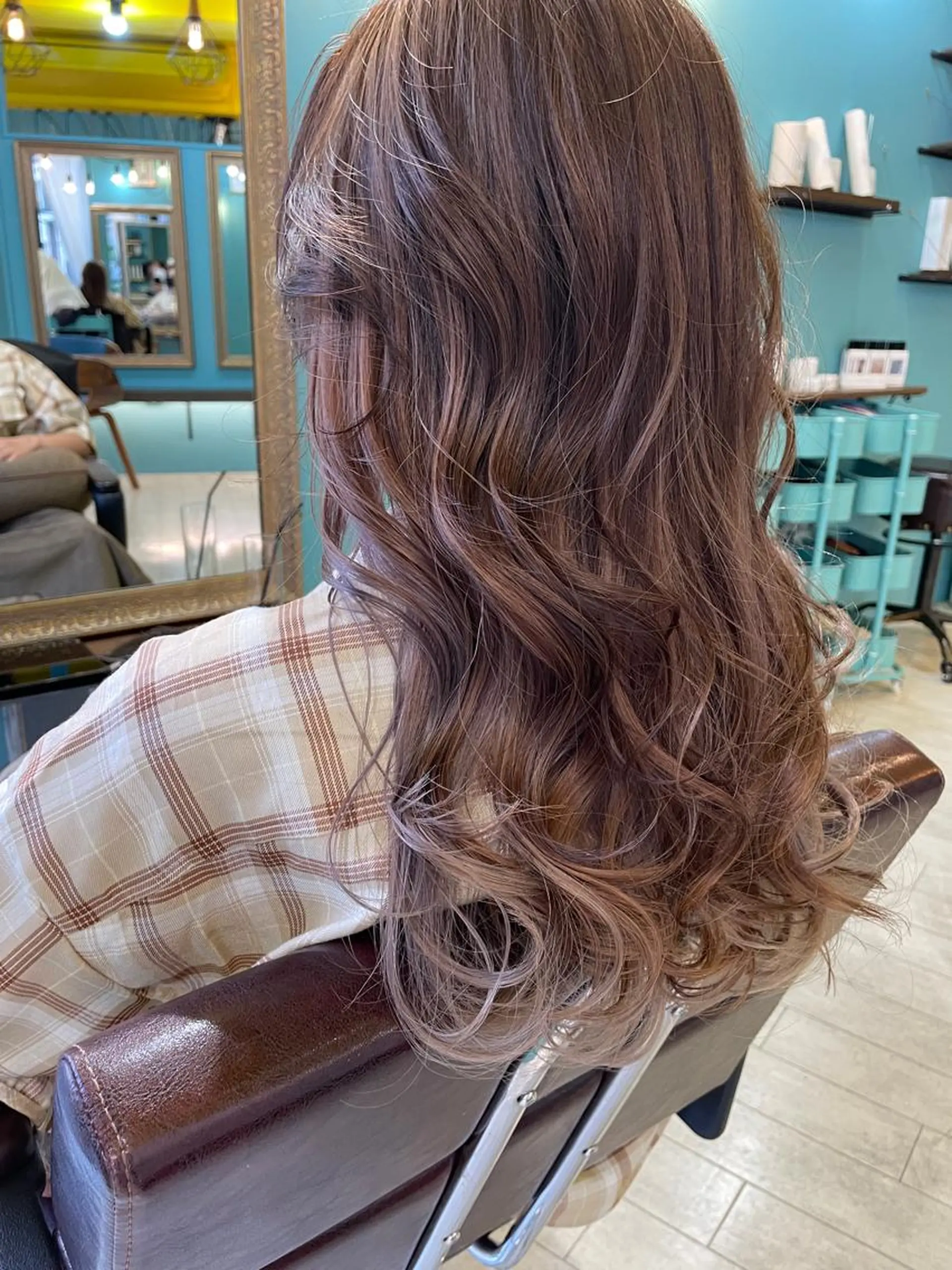 ロング カラー バレイヤージュ グレージュ レイヤーカット 末石 智のヘアスタイル