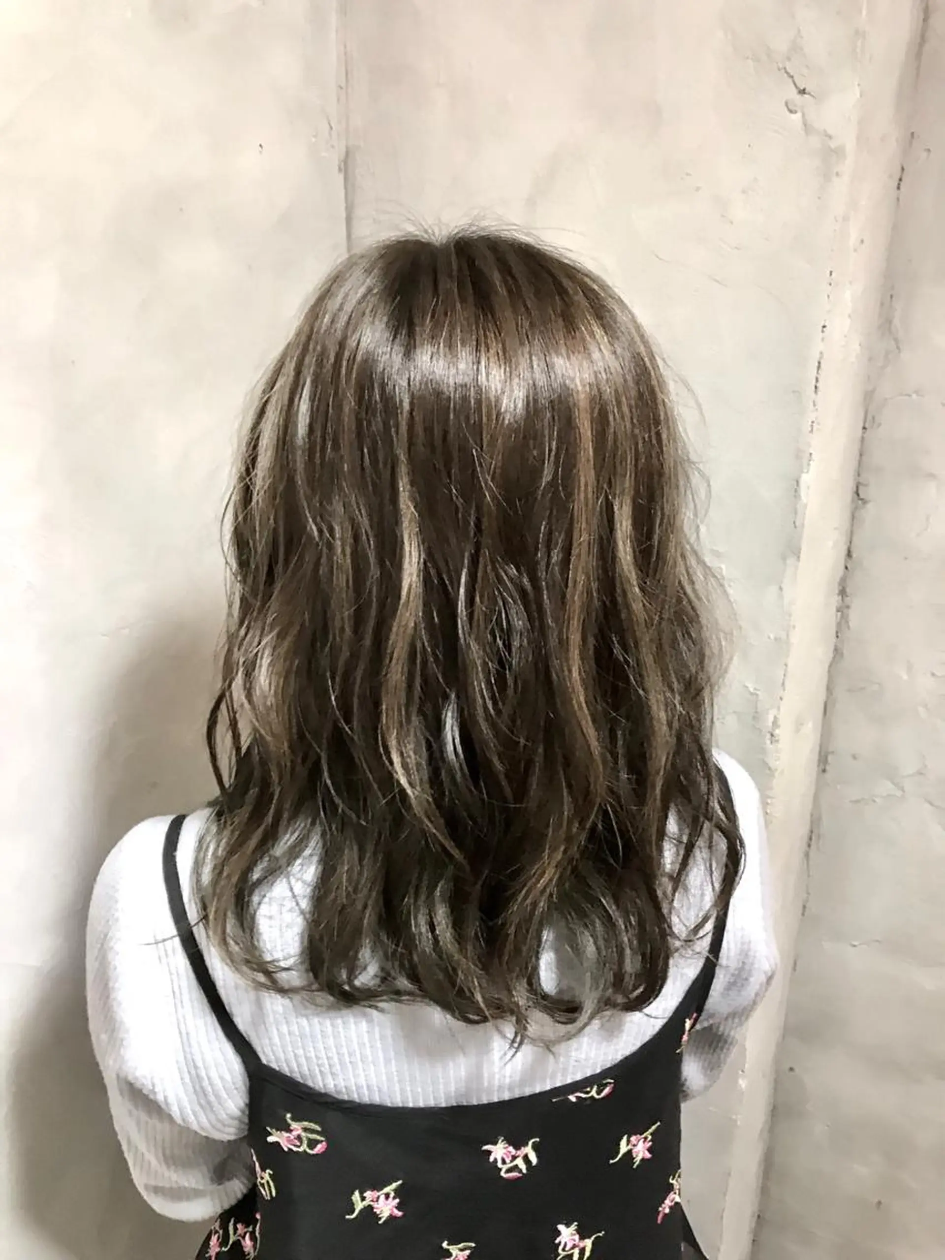 ミディアム ハイライト 新井 広樹のヘアスタイル