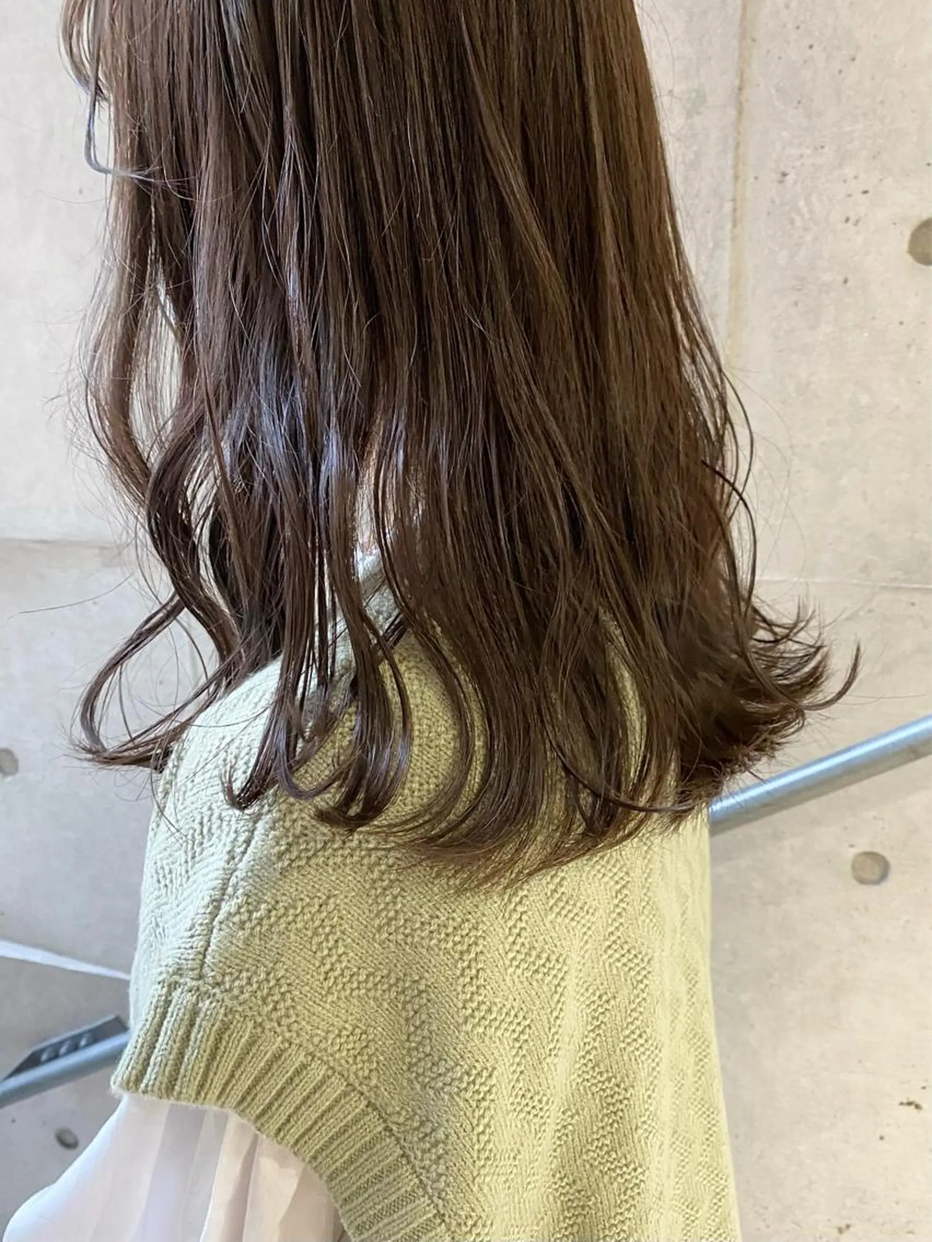 セミロング カラー ベージュカラー 透明感カラー オリーブベージュ ハル🌸柔色/ ブリーチなし/艶髪のヘアスタイル