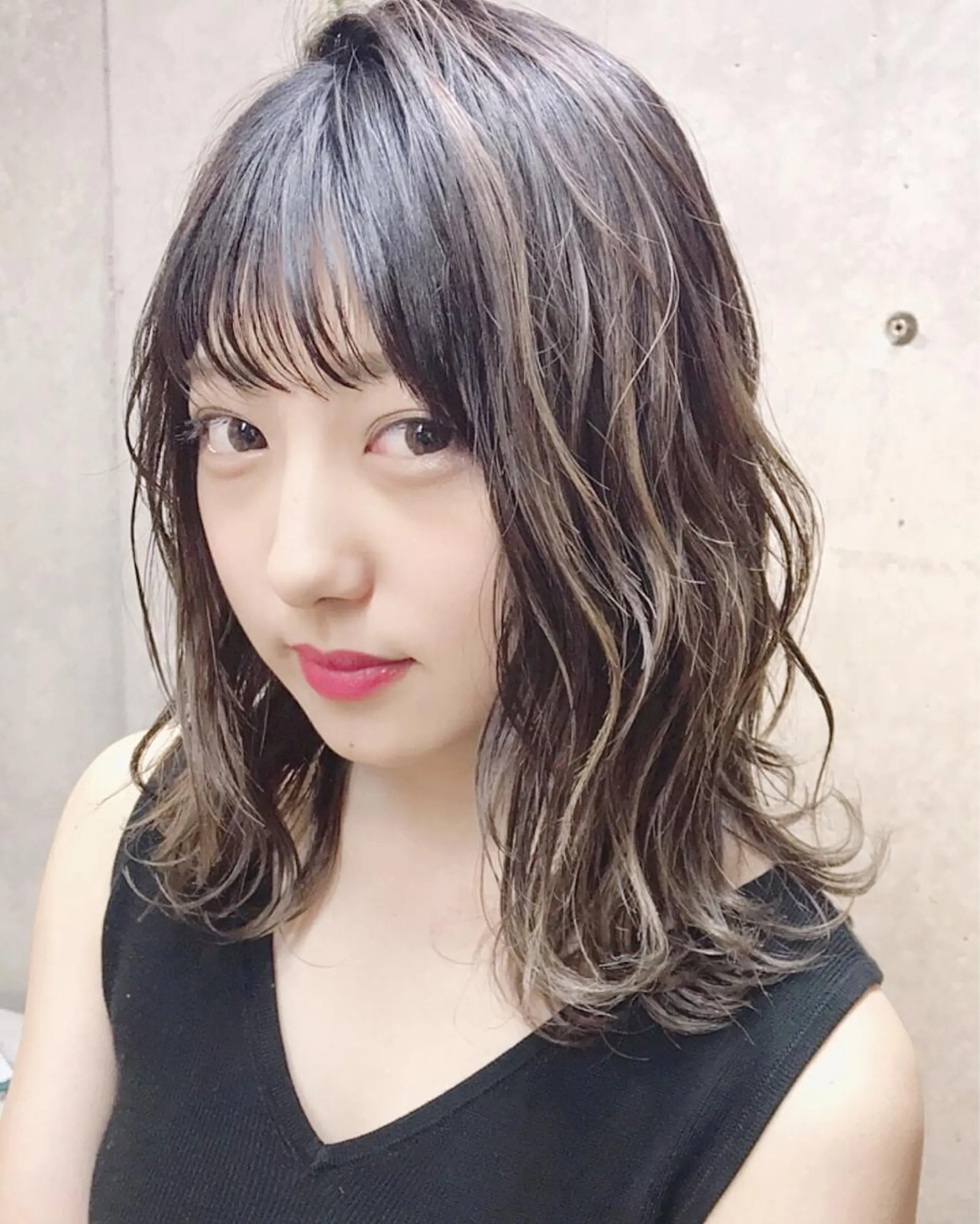 ミディアム カラー 及川 光のヘアスタイル