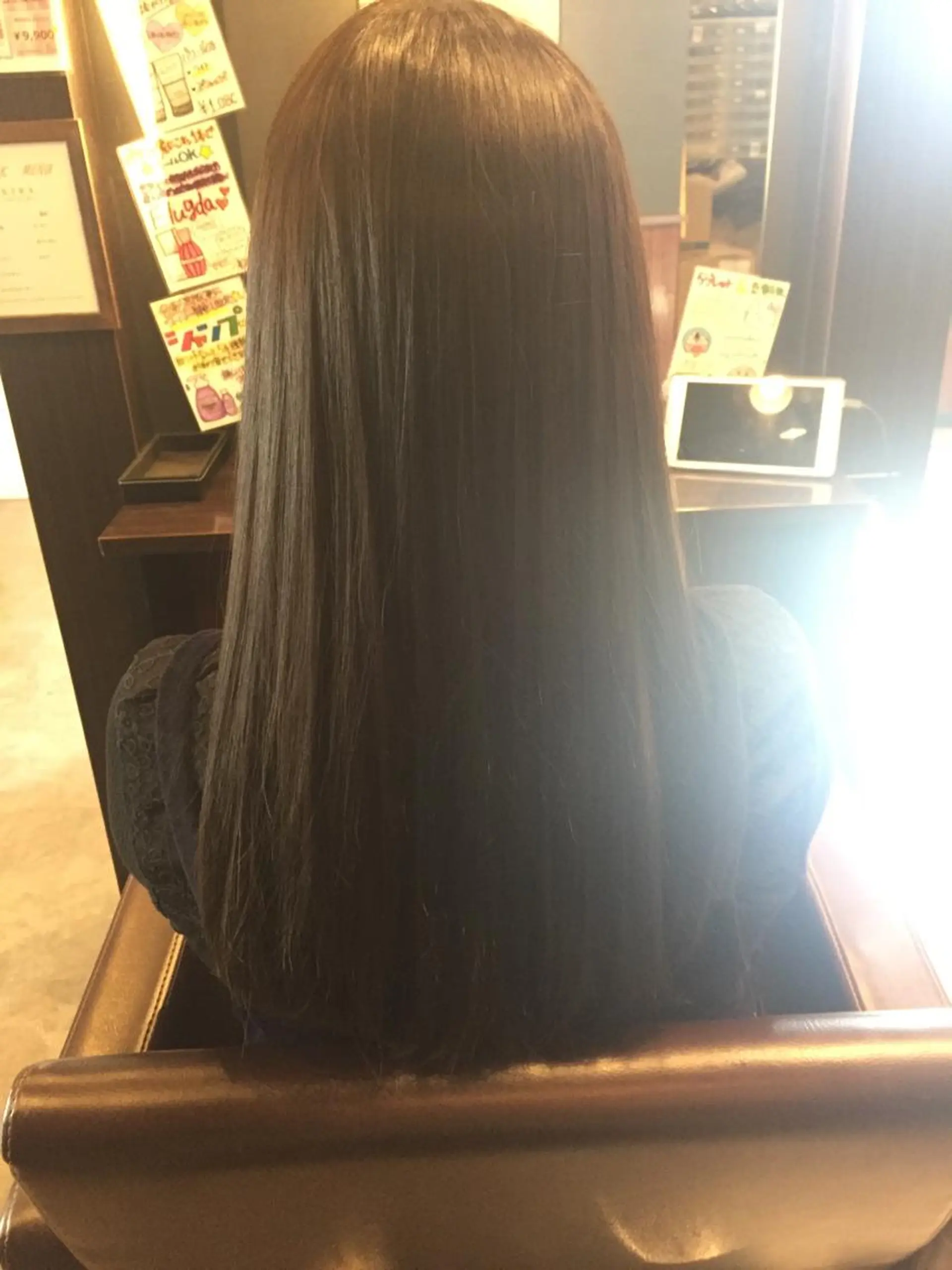 ロング 金澤 愛のヘアスタイル