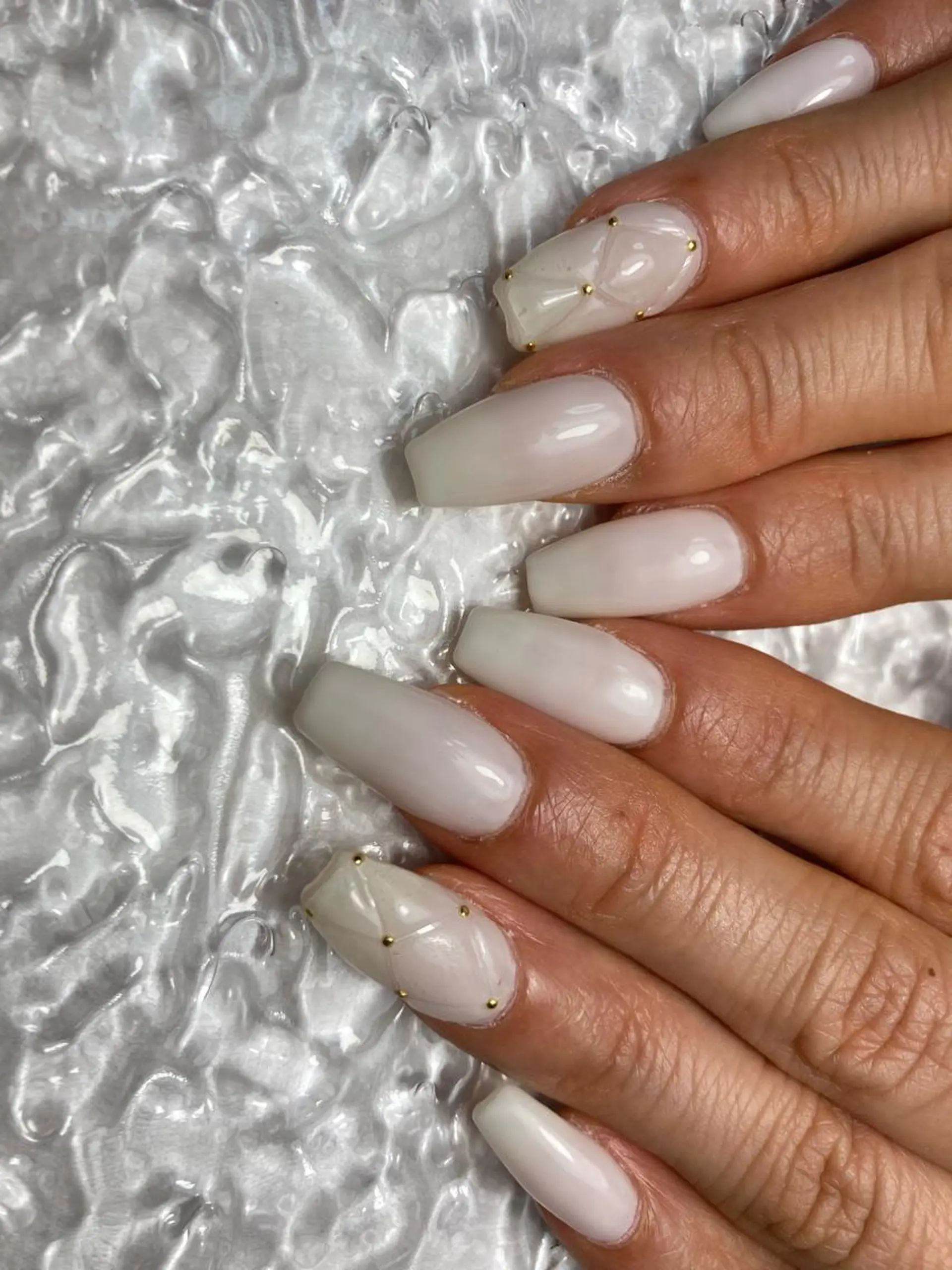 ミディアム ネイル ハンドネイル フットネイル ✴︎ Delightのネイルデザイン