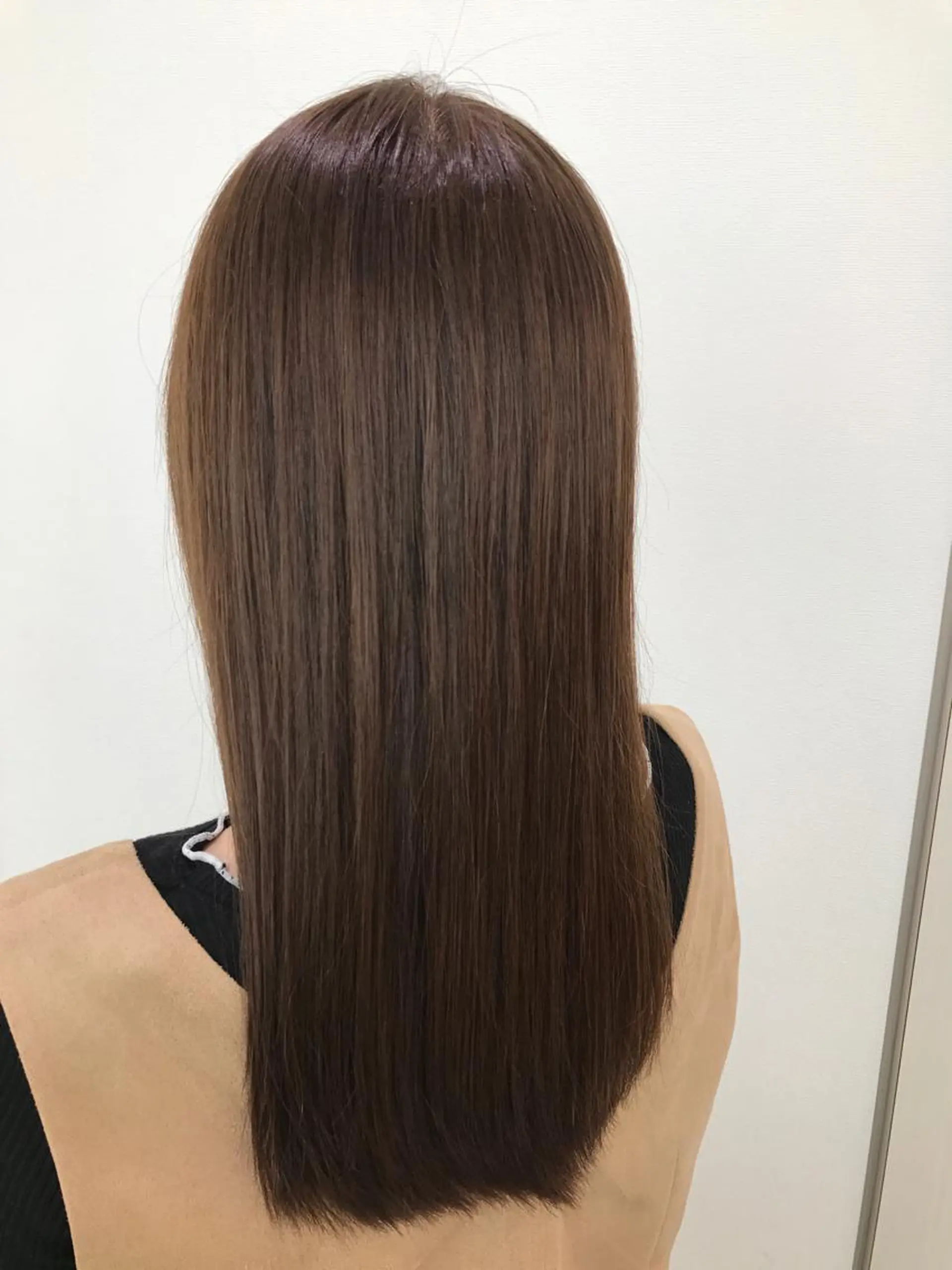 ロング カラー ベージュカラー 清藤綾/脱白髪染め 白髪ぼかしハイライトのヘアスタイル