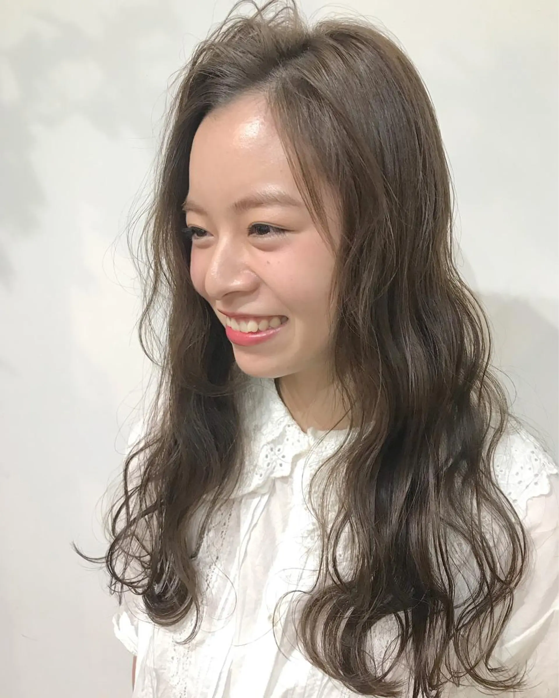 ロング カラー 透明感カラー イルミナカラー ヘアカラー トリートメント レイヤー/顔周り /AKARIのヘアスタイル