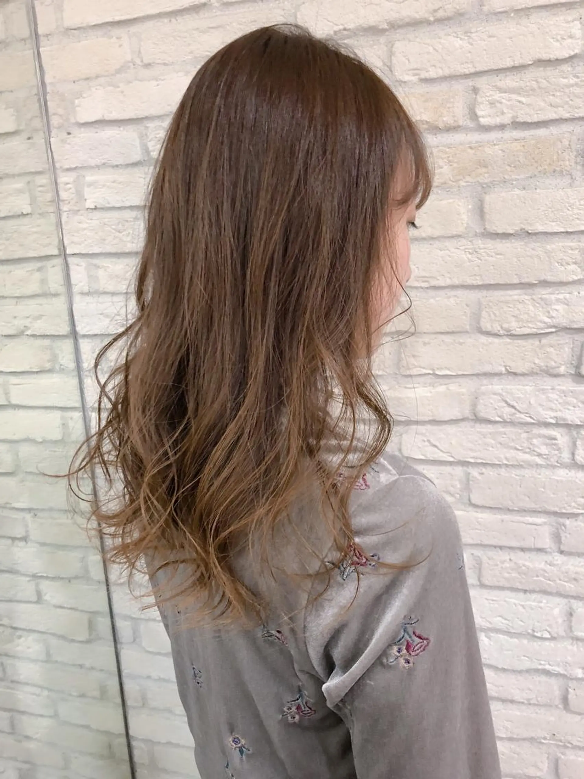 セミロング カラー ベージュカラー HAUS 片山みほのヘアスタイル