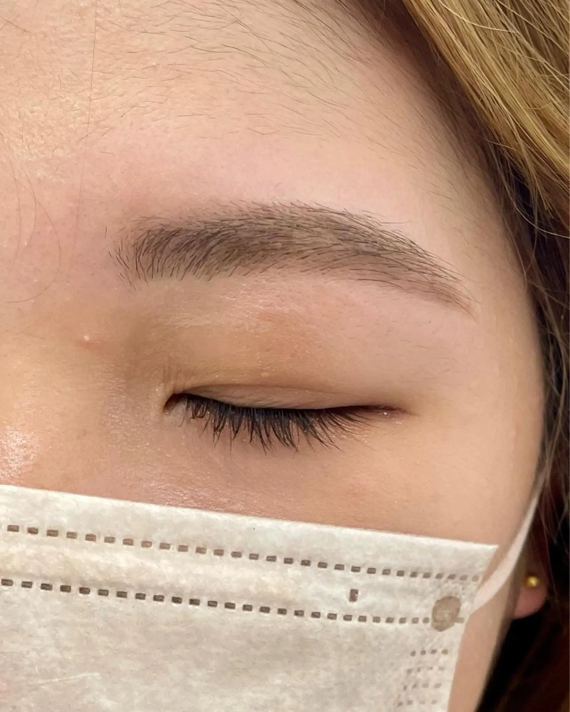 アイブロウ 鍵山 千秋のヘアスタイル