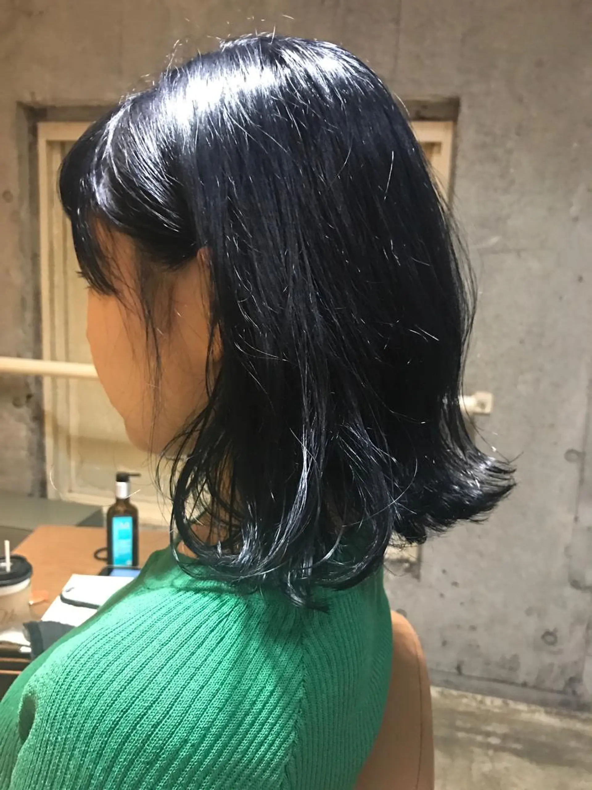 ミディアム カラー パーマ ヘアアレンジ メンズ ネイル マツエク・マツパ ブルーカラー ブルーグレー ダブルカラー ブルー サロンドミルク 原宿のヘアスタイル