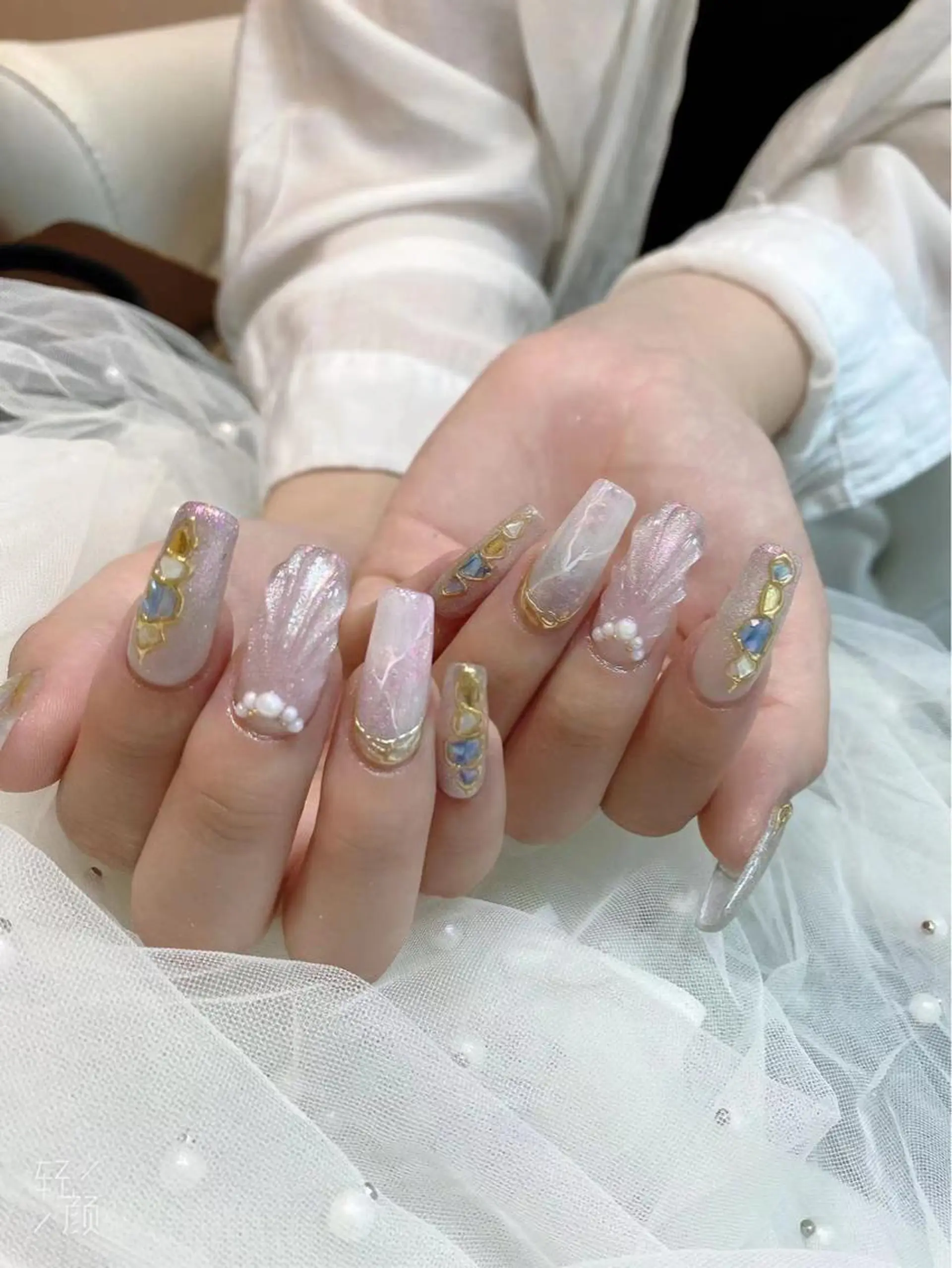 セミロング パンダ ネイルのネイルデザイン