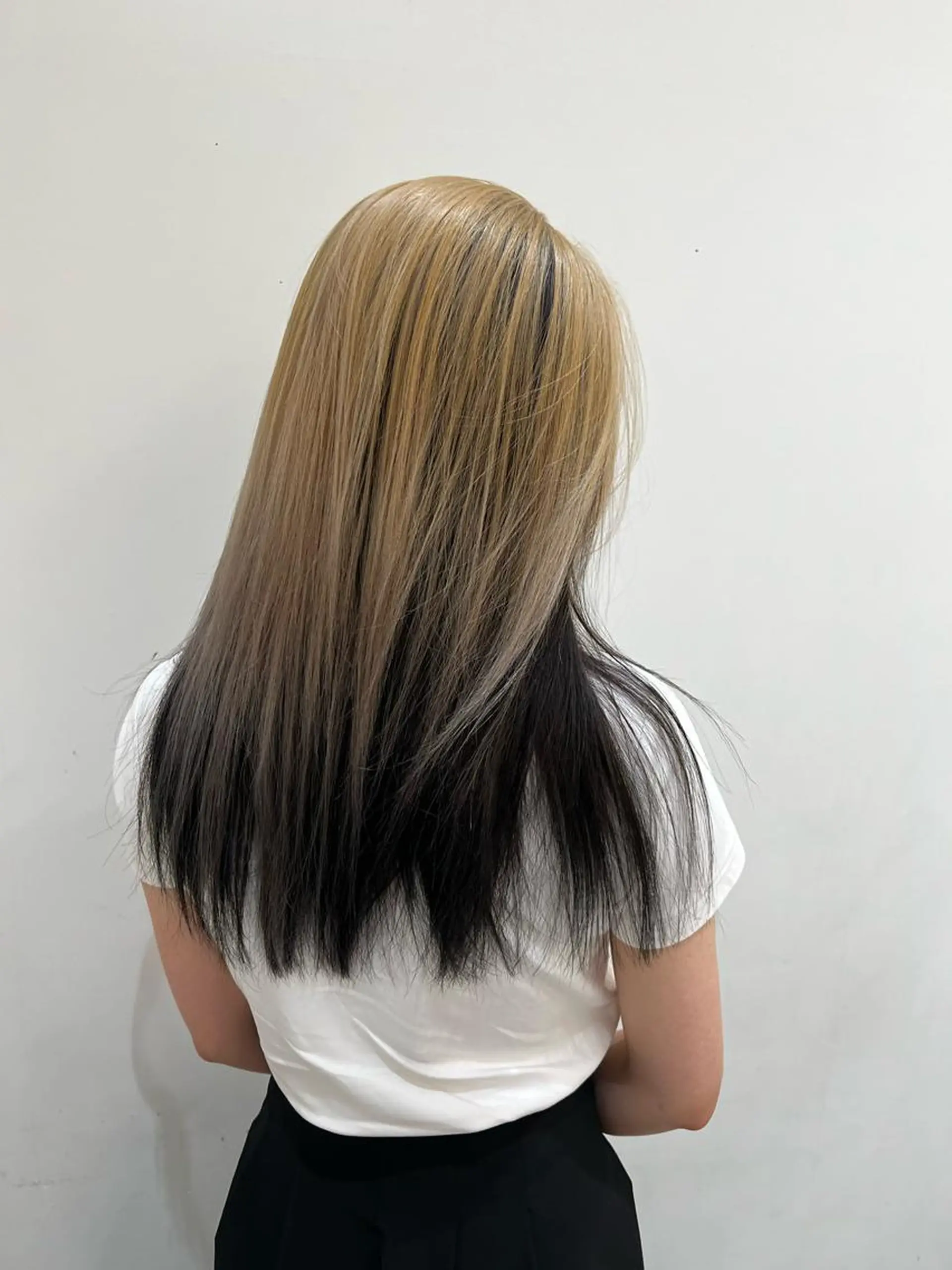 ロング カラー ワンレンボブ ショートボブ ブリーチ ハイトーンカラー インナーカラー 🌿レイヤー/ブリー チ/🌿‬JINのヘアスタイル