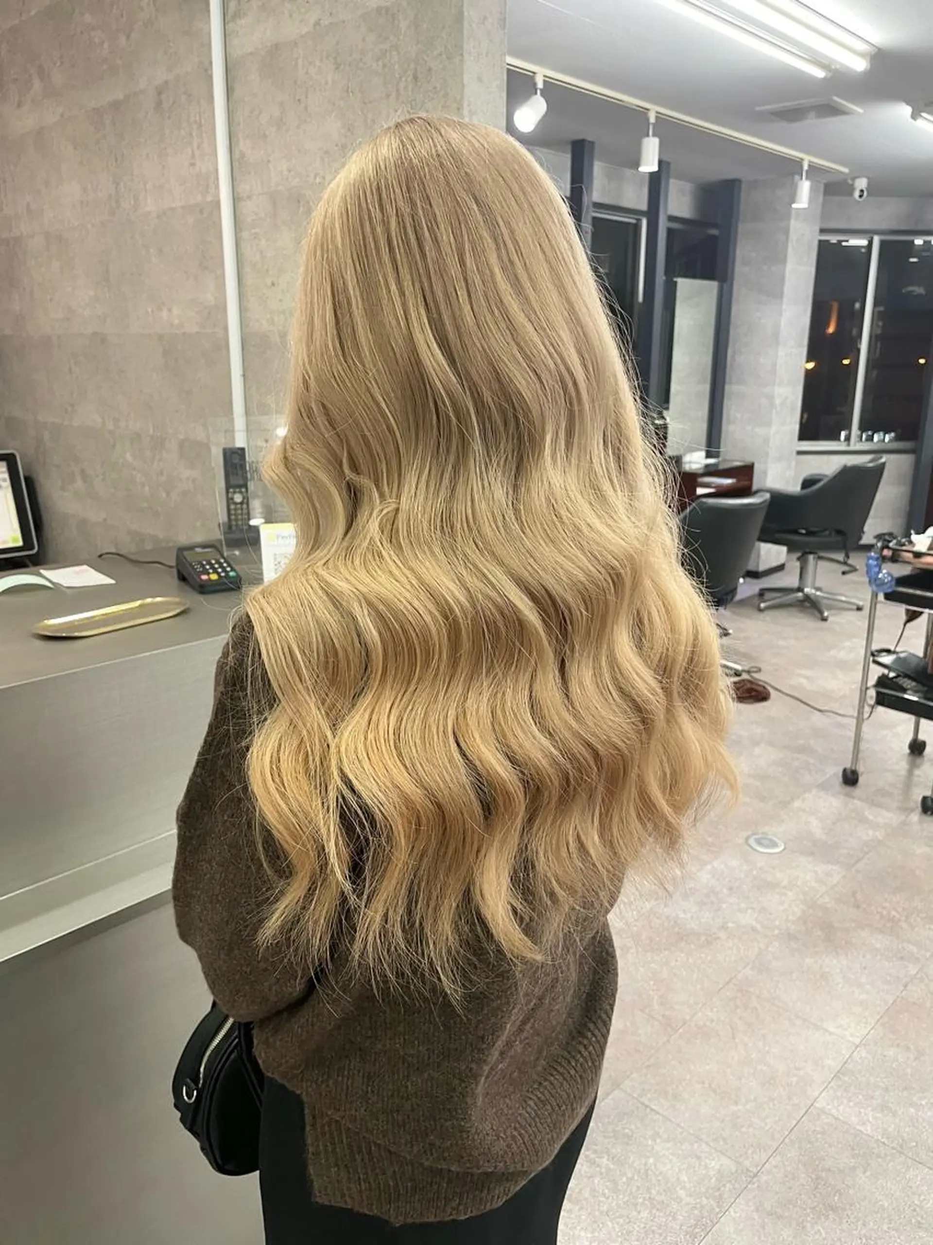 ロング シールエクステ エクステ 髪質改善 トリートメント ハイトーンエクステ 🎩カズキ🎩のヘアスタイル