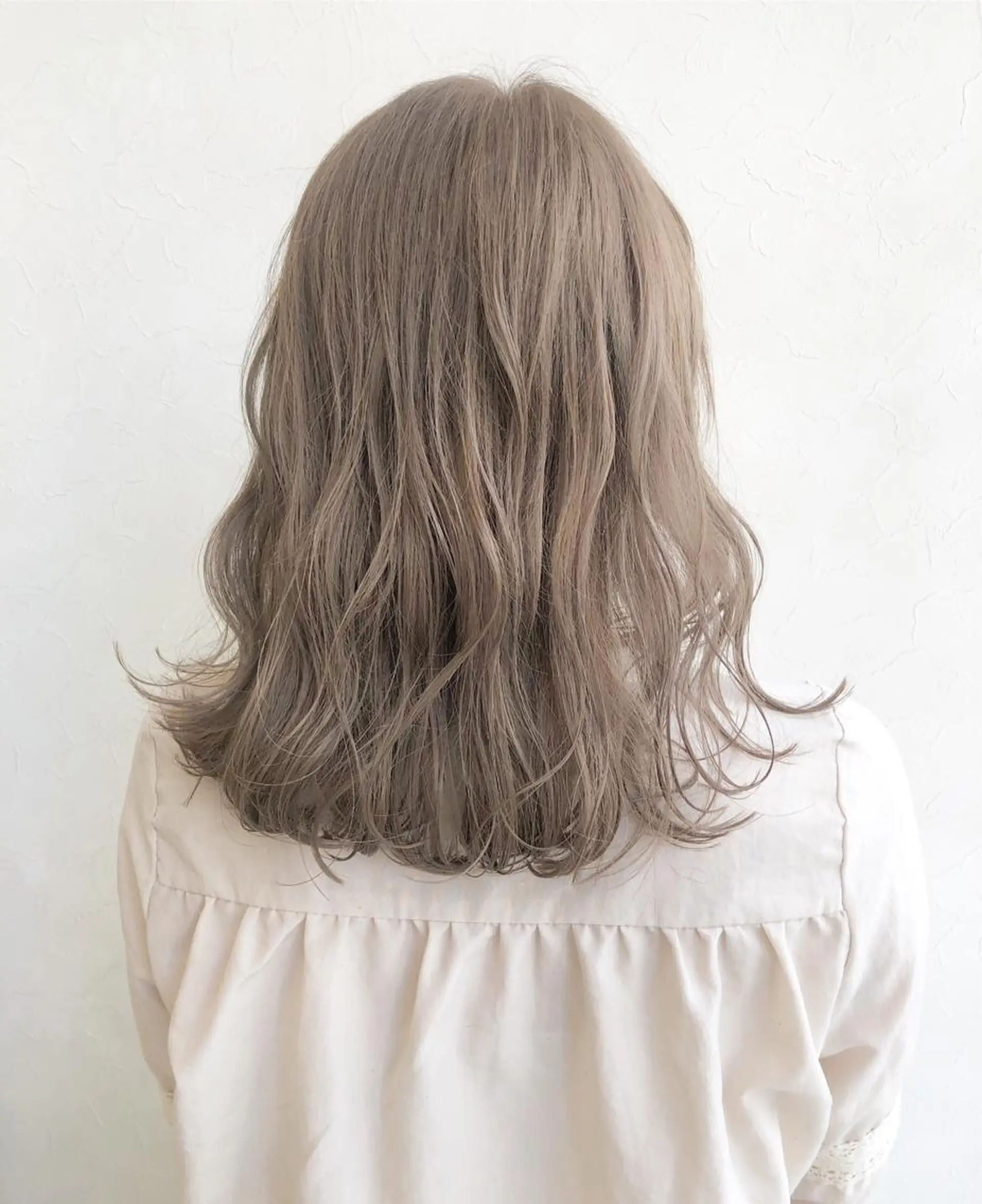 セミロング カラー nakahara madokaのヘアスタイル