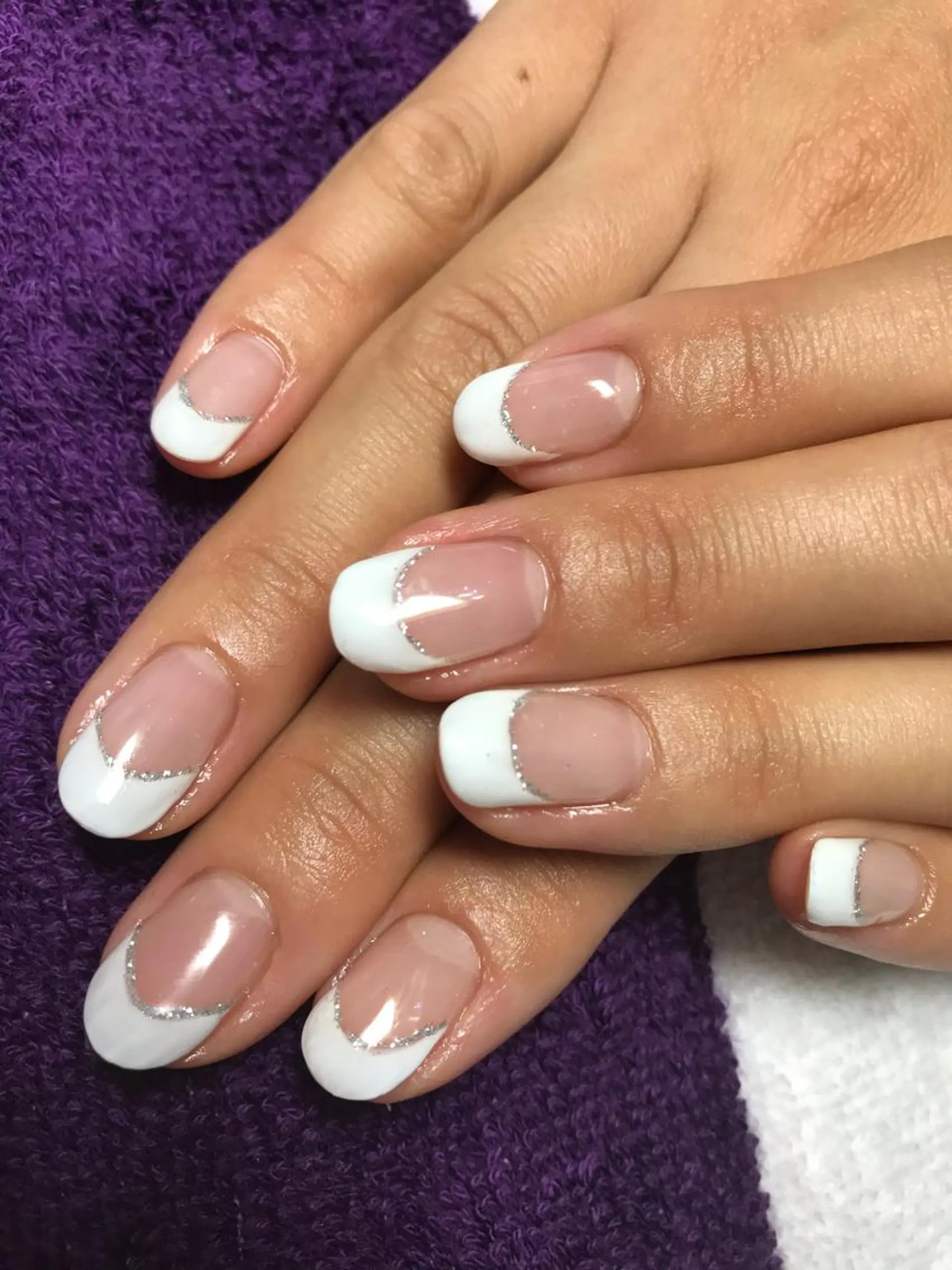 ネイル フレンチネイル ラメ(グリッター) ネイルサロンハピーナ自宅サロン所属・金沢 未緒のネイルデザイン