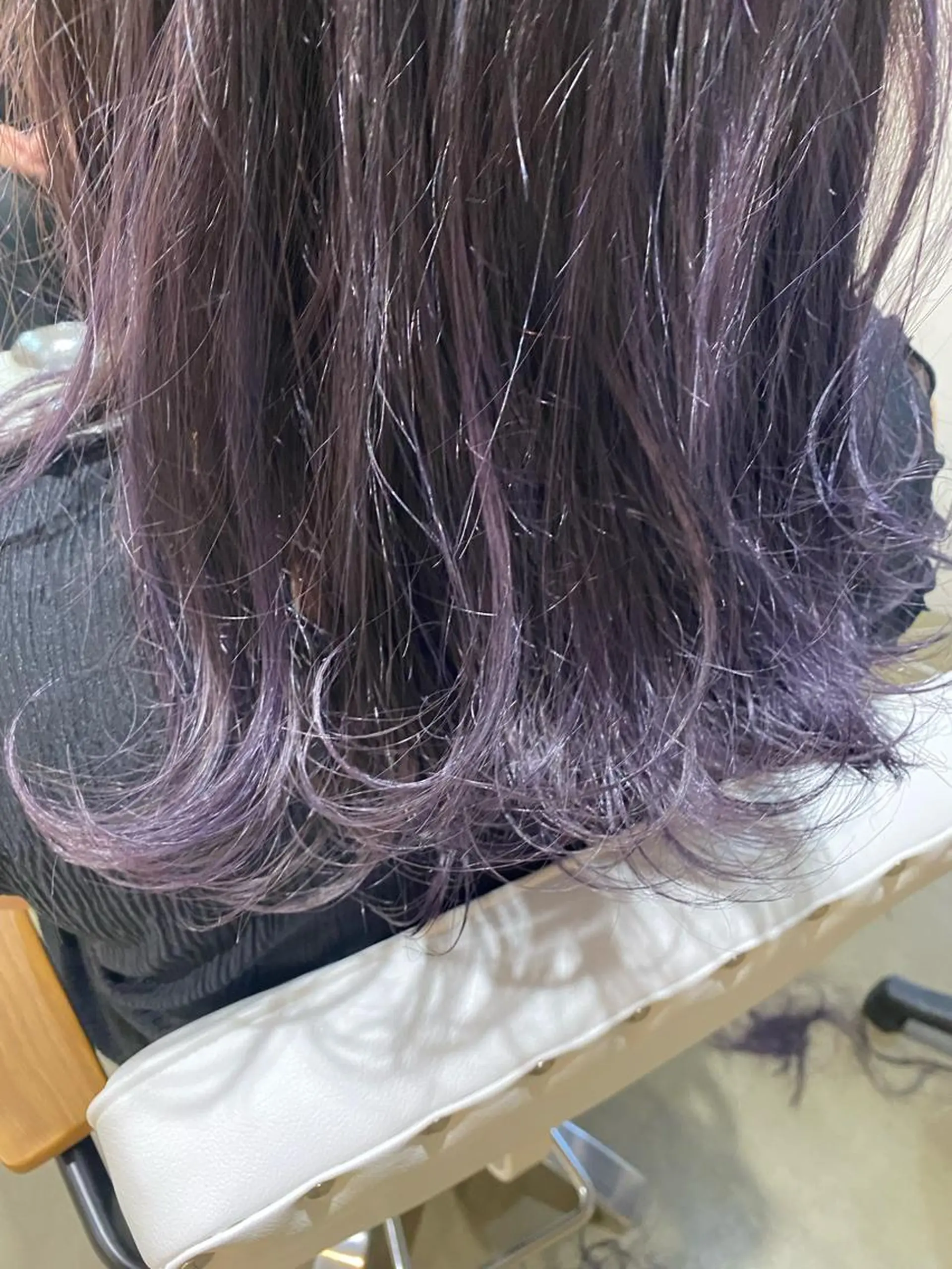 セミロング パープルカラー I nagiのヘアスタイル