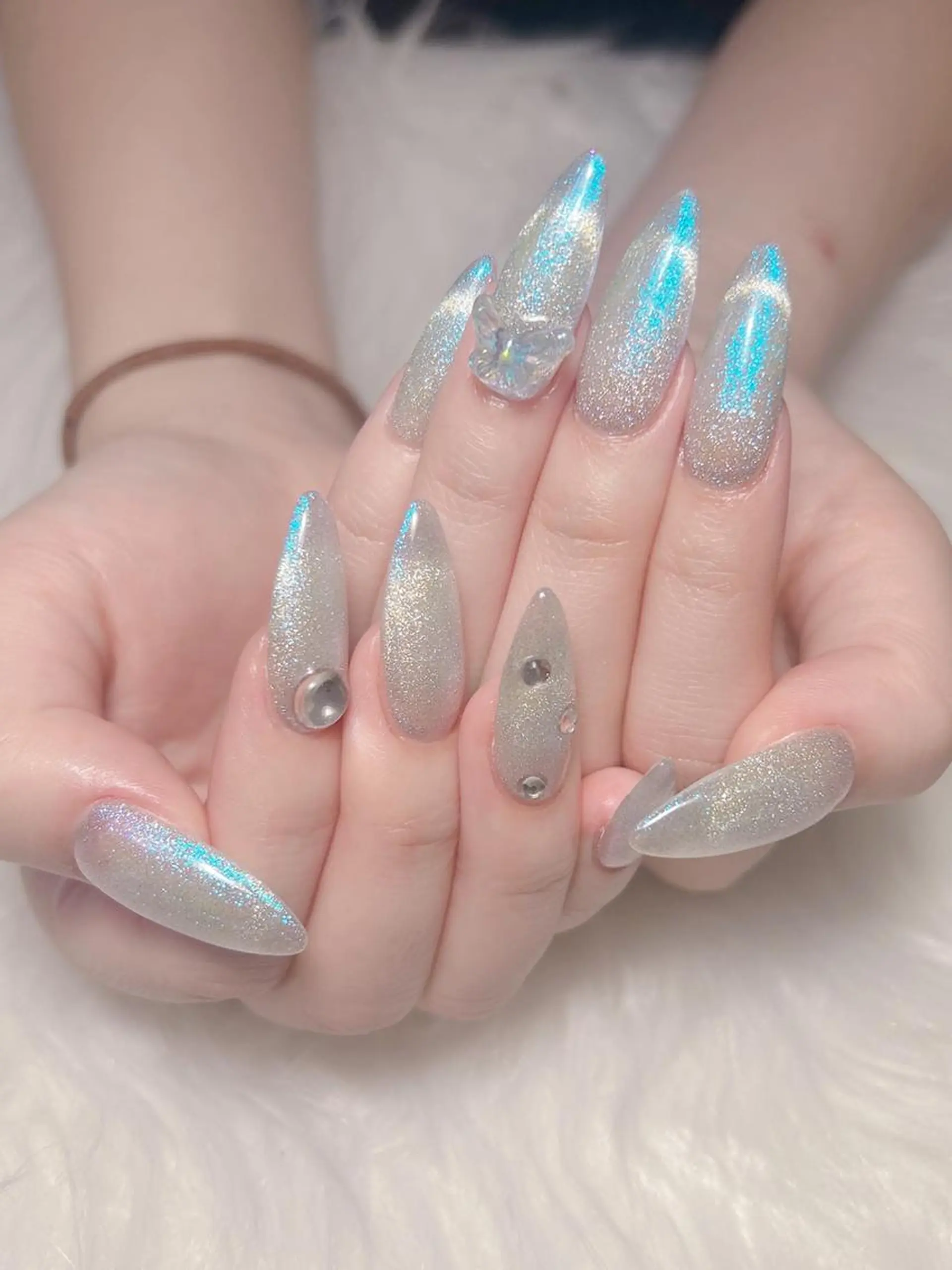 ネイル ハンドネイル 桃山 莉緒のネイルデザイン