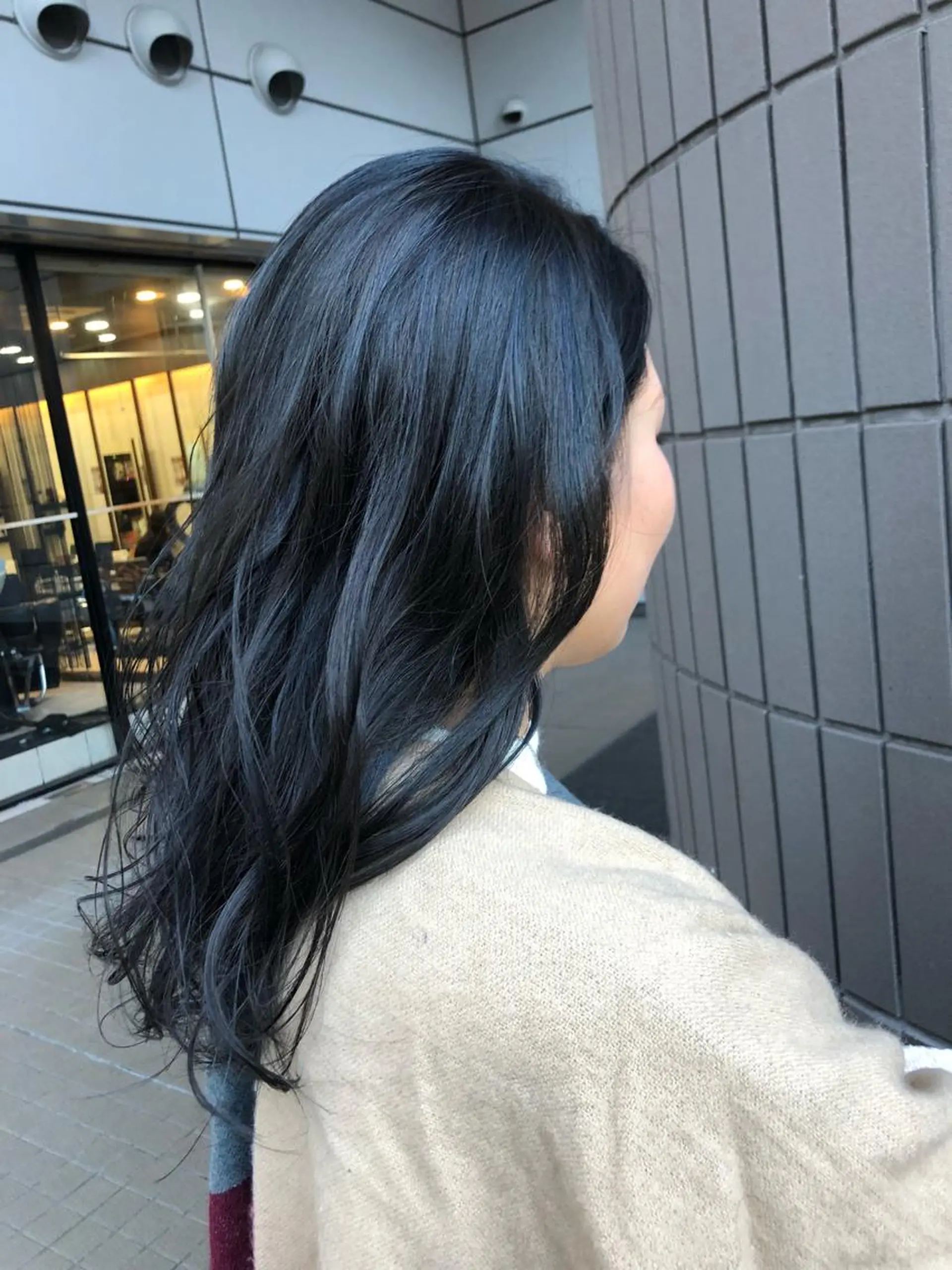 セミロング カラー ブルーカラー ハイライトカラー ネイビーカラー ハイライト カット パーマ SHAFT Ieiriのヘアスタイル