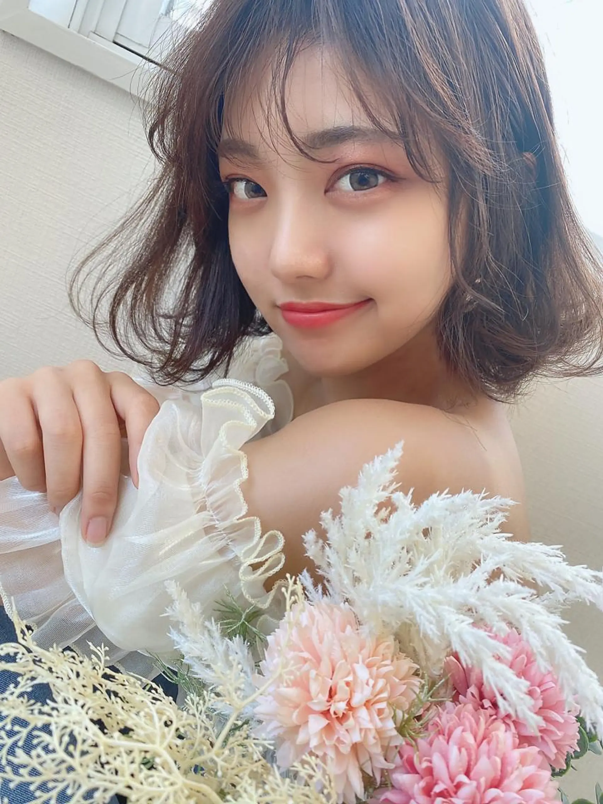 ミディアム 峯尾 穂専のヘアスタイル