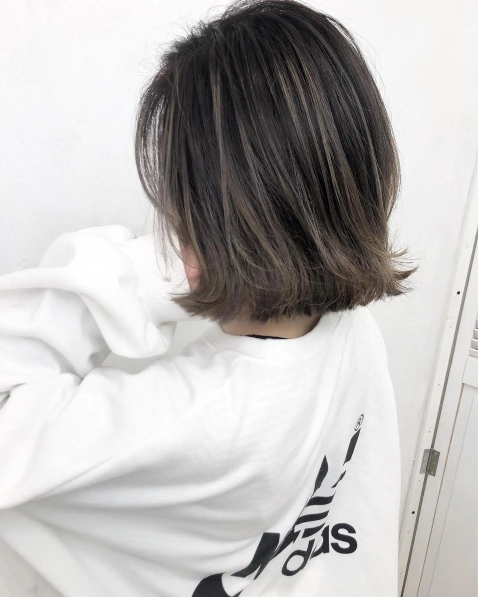 ミディアム カラー バレイヤージュ グレージュ ラベンダーカラー ラベンダーグレージュ ラベンダーグレー ヘアカラー トリートメント ブリーチカラーレイヤ ーカット🦋annaのヘアスタイル