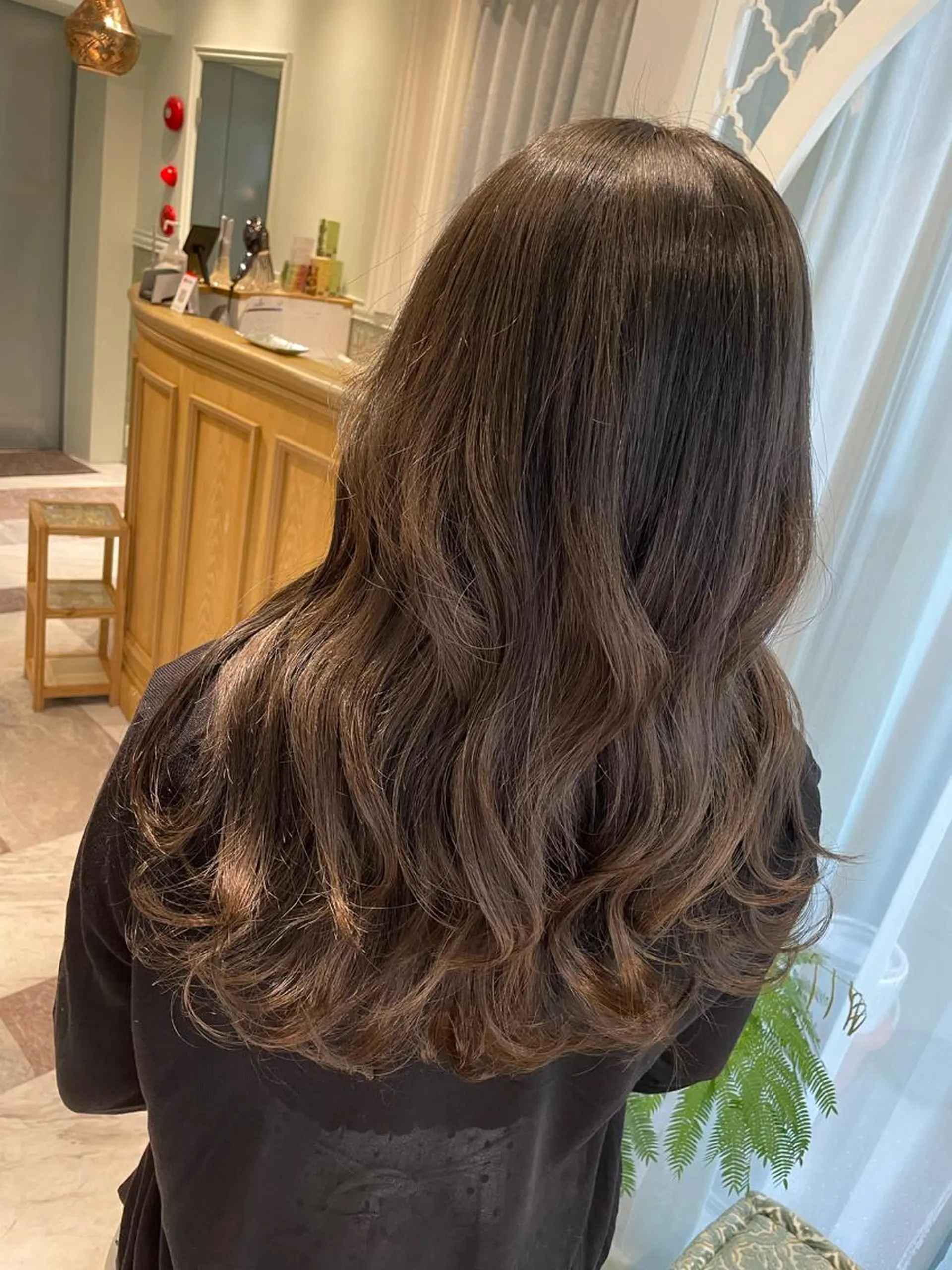 カラー ベージュカラー 黒髪 ブリーチ ブルーカラー ブルーブラック ヘアカラー 木屋元一/透明感 /前髪/ショートボブのヘアスタイル