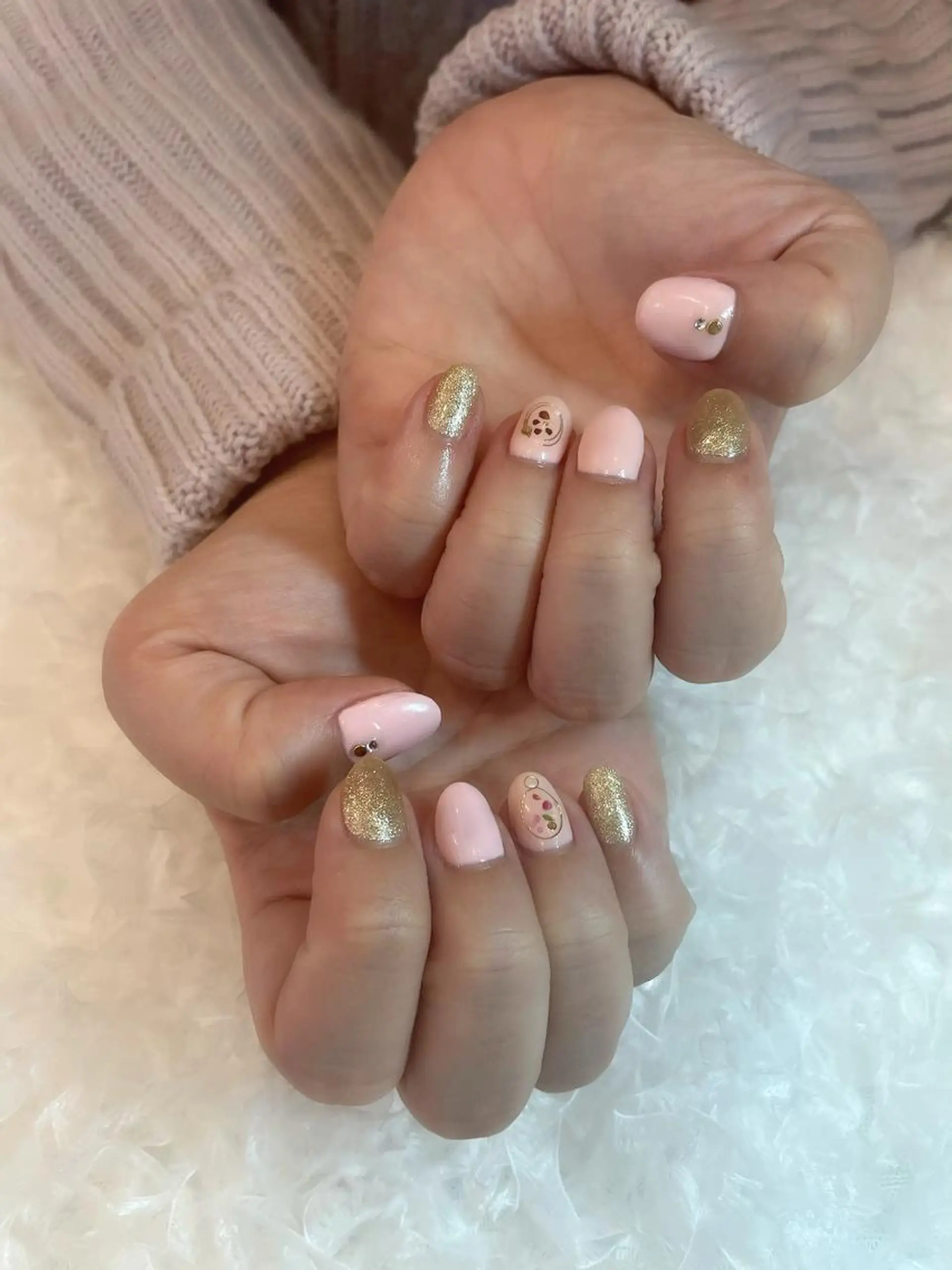 ネイル ゴールド ピンク ささき れいなのネイルデザイン