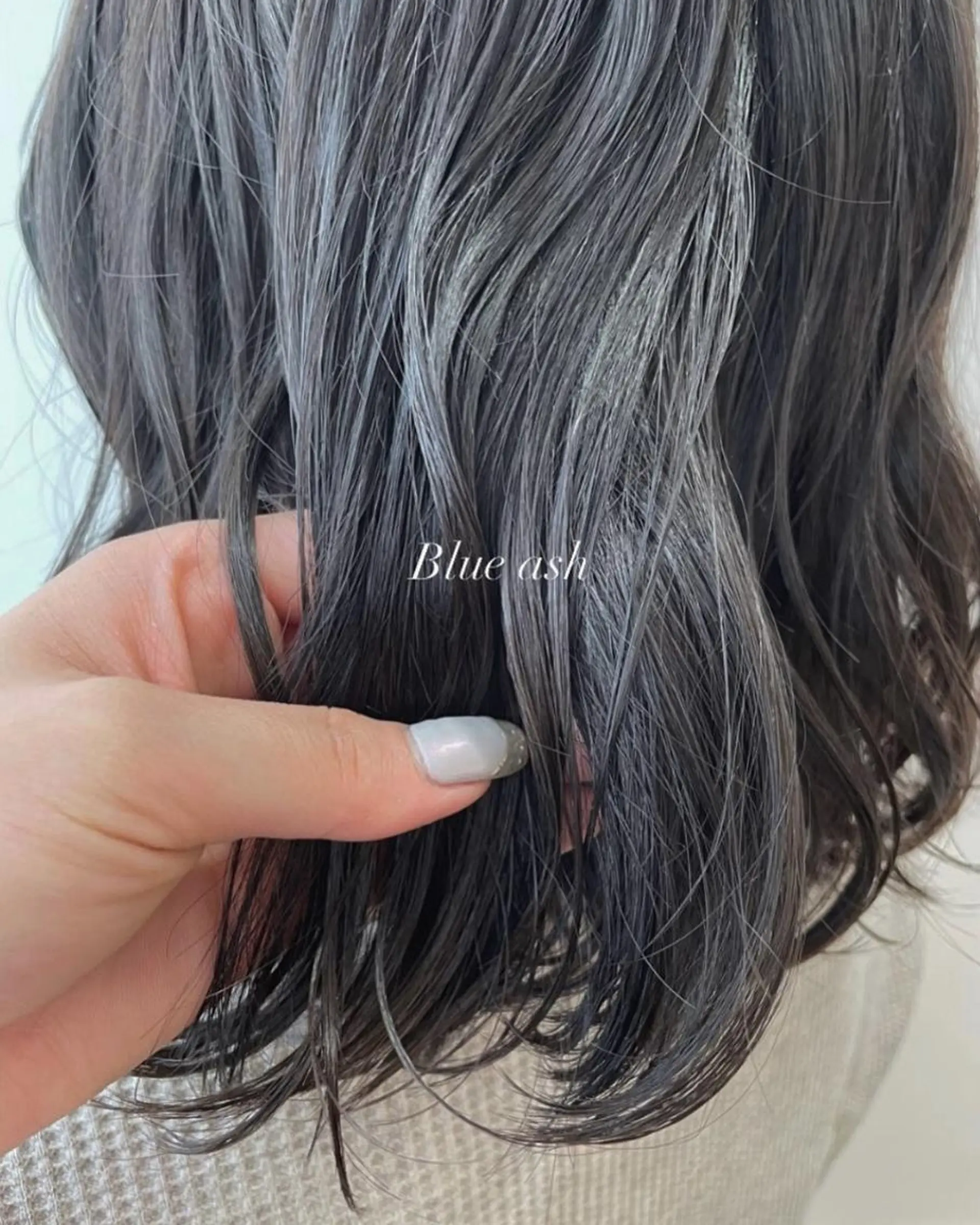 ミディアム カラー 中井 茅佳のヘアスタイル