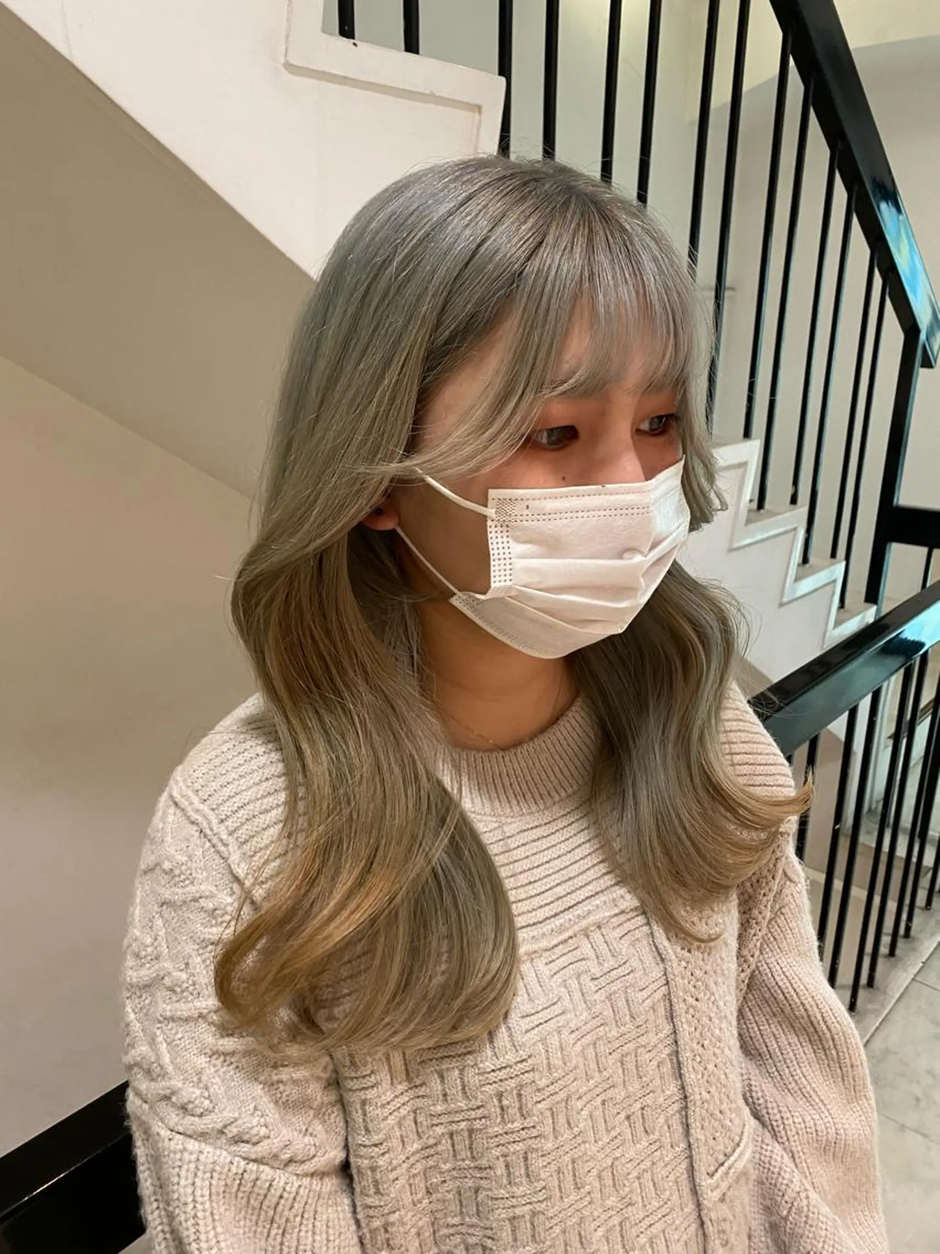 セミロング 'AXIS maiのヘアスタイル