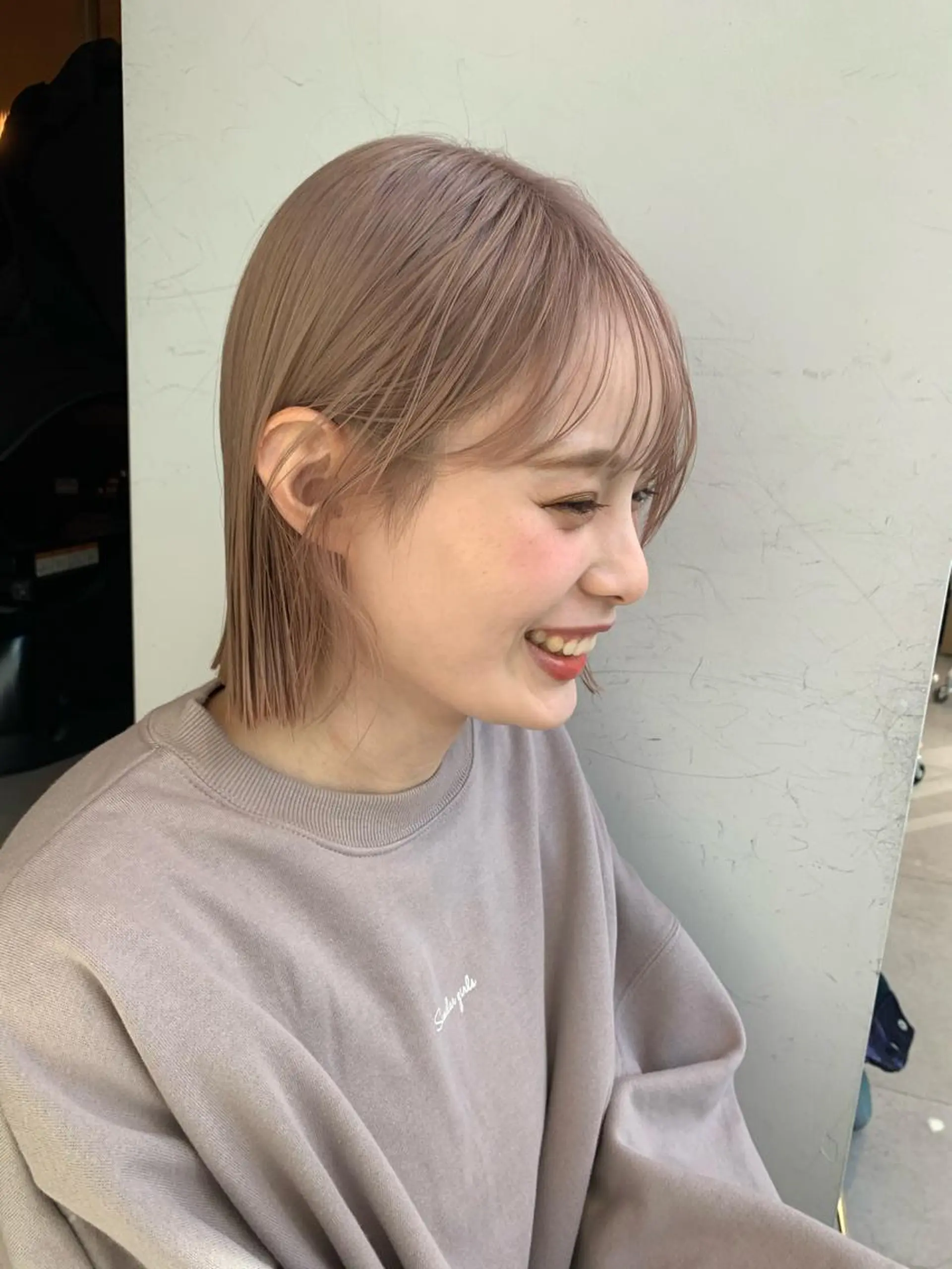 ミディアム カラー ベージュカラー 透明感カラー グレージュ ボブ カット ヘアカラー トリートメント レイヤー専門家 ダブルカラー修のヘアスタイル