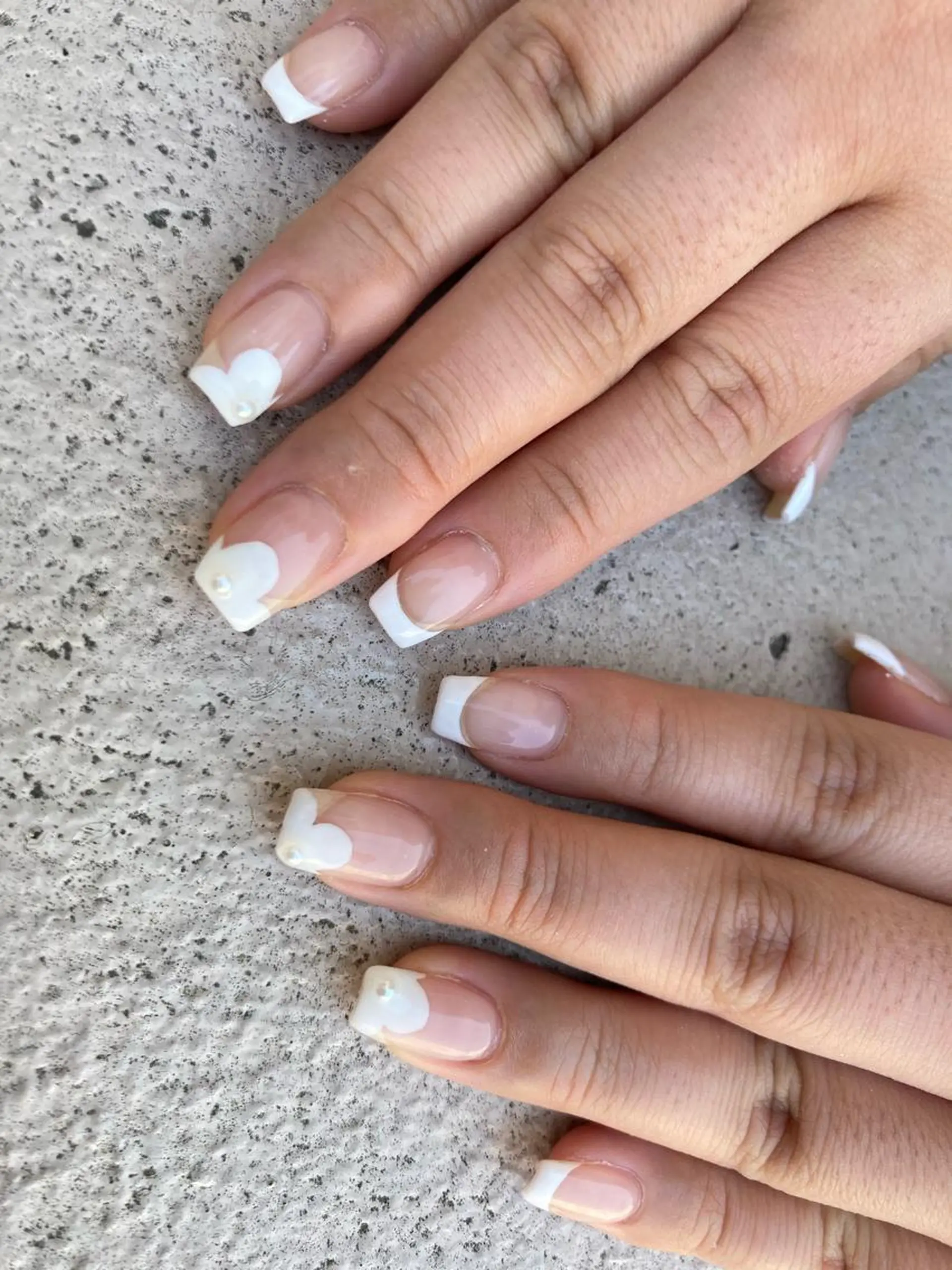 ミディアム ネイル ハンドネイル ✴︎ Delightのネイルデザイン