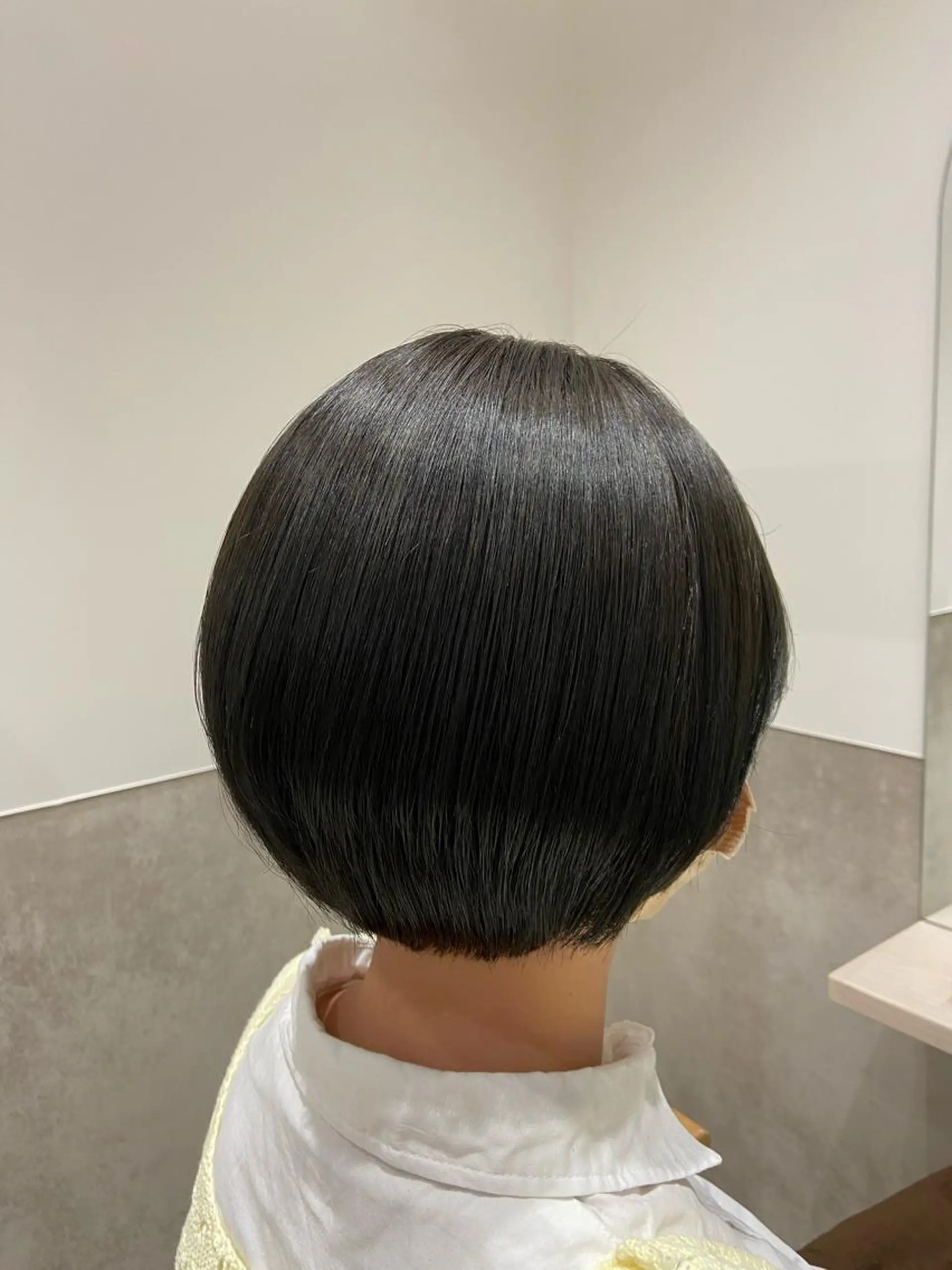 ショート カラー しみず さきのヘアスタイル