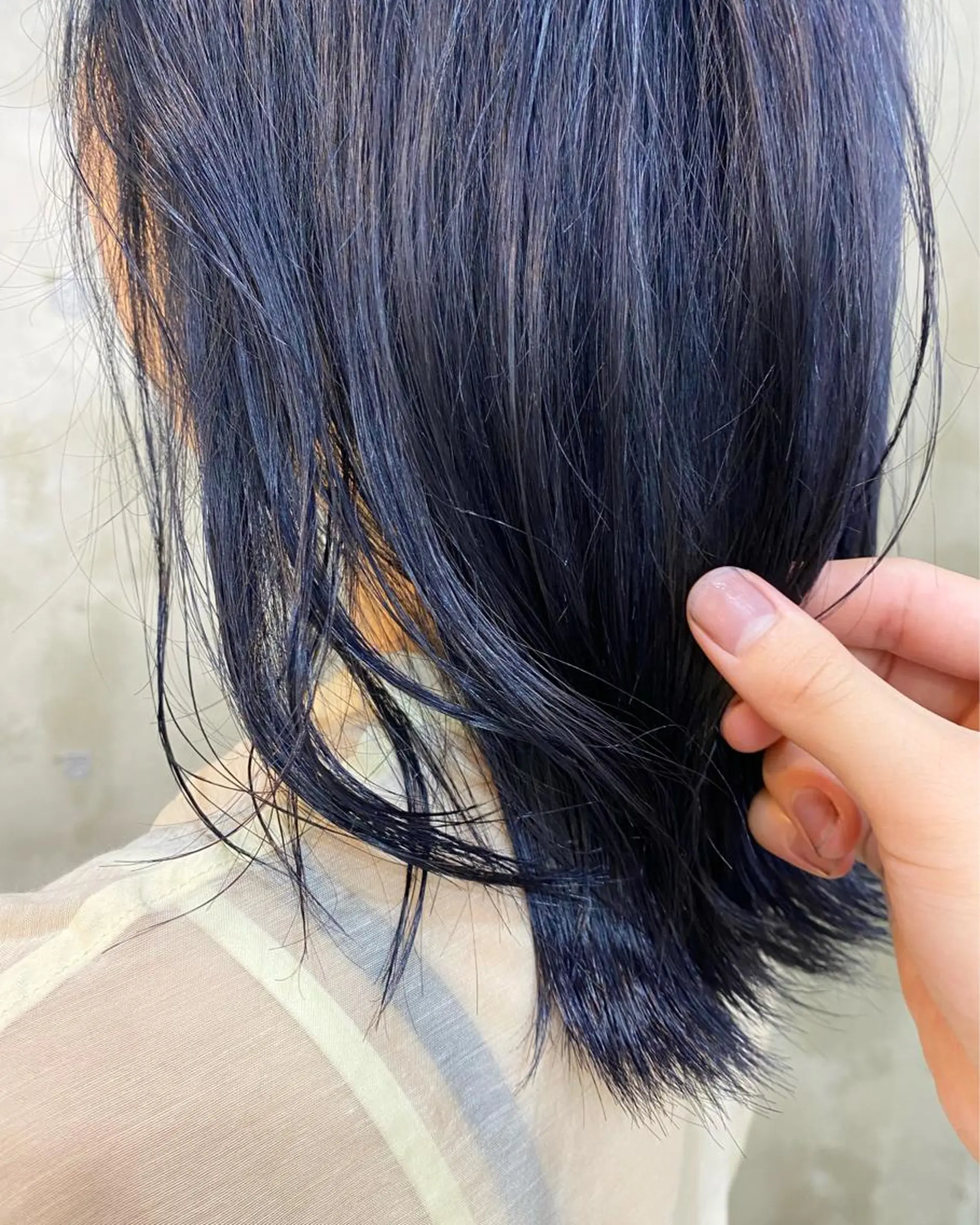ミディアム カラー ヘアアレンジ 黒髪 ブリーチ ブルーカラー ブルーブラック 志賀 あずみのヘアスタイル