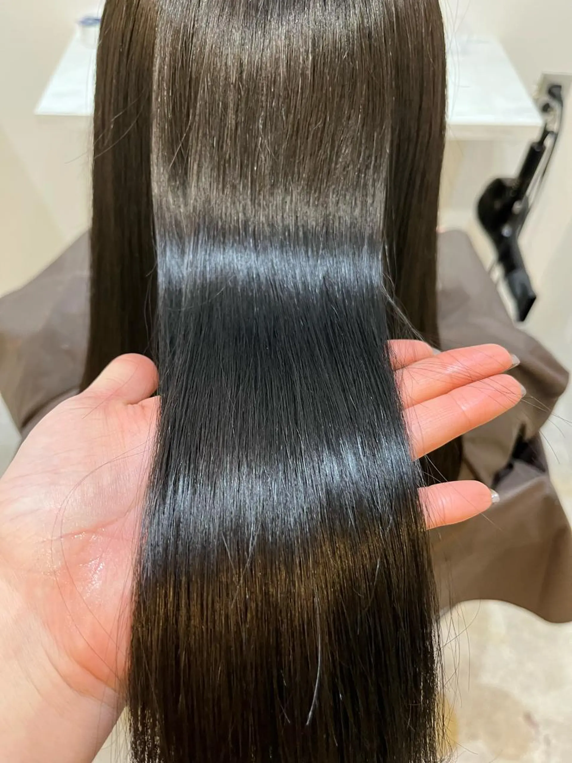 セミロング カット ヘアカラー トリートメント 【髪質改善　艶髪】 布川　莉穂のヘアスタイル