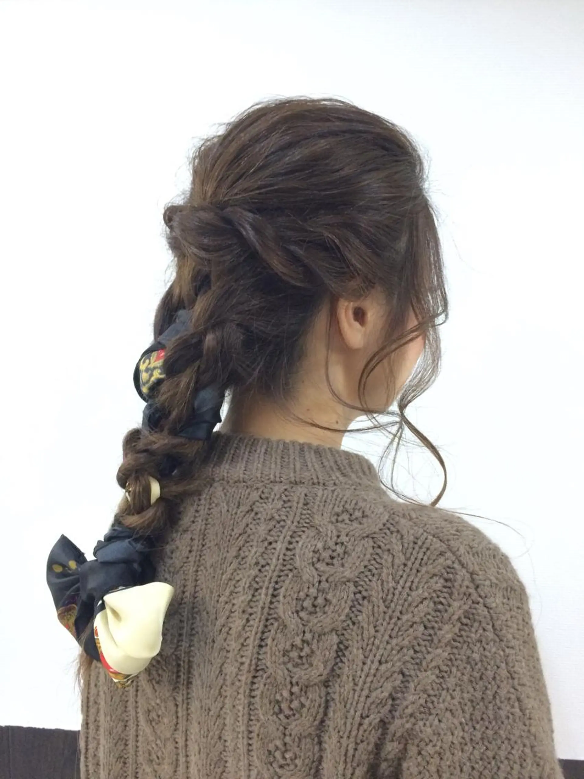 ロング カラー パーマ ヘアアレンジ ハイトーン Arphyのヘアスタイル