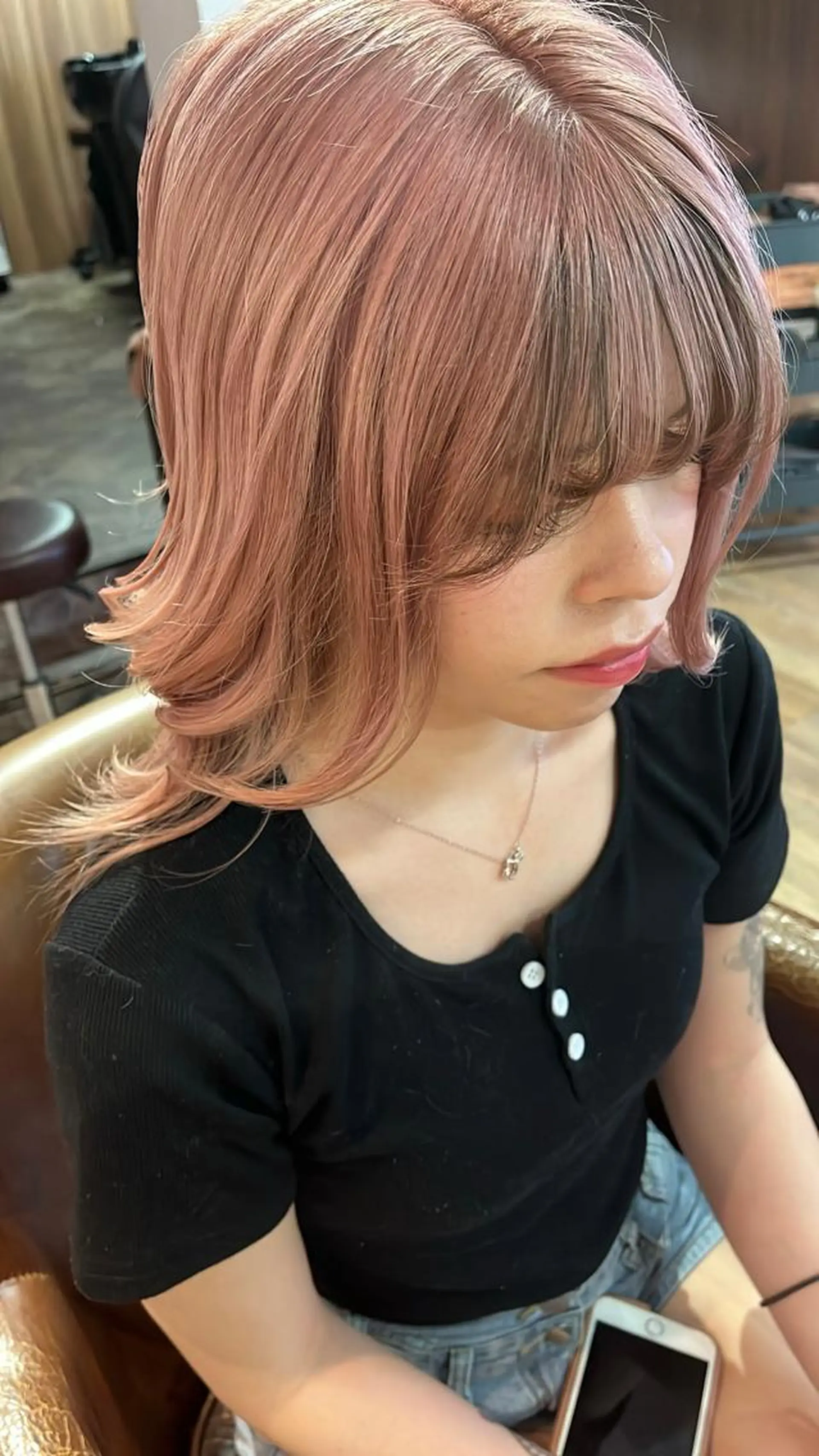 セミロング apollo yokohama所属・レイヤーカット/ ハイトーン/ミノリのヘアスタイル